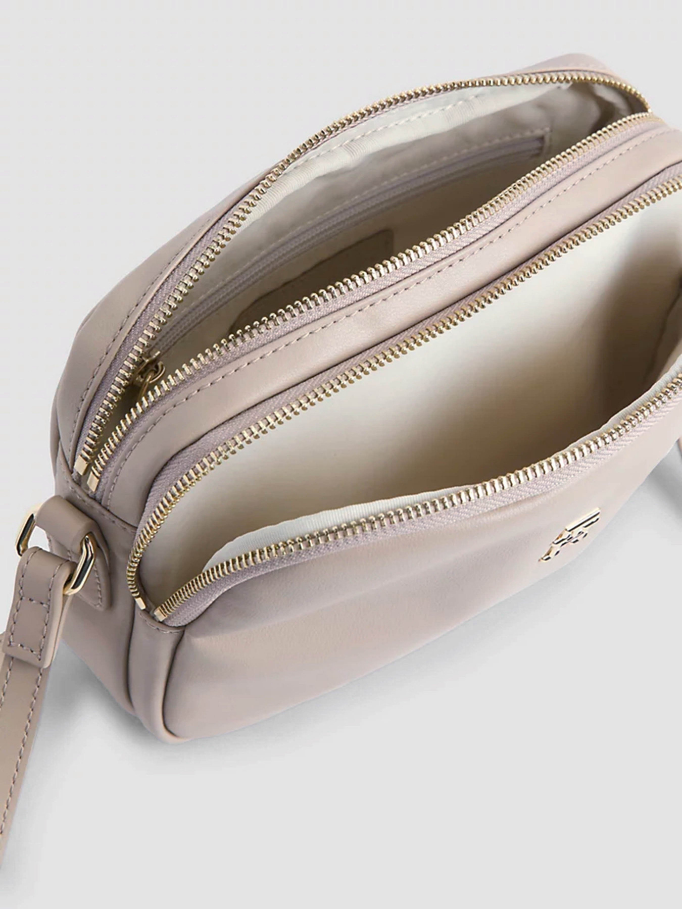 Кросс-боди Tommy Hilfiger модель AW0AW15235-ABO Фото