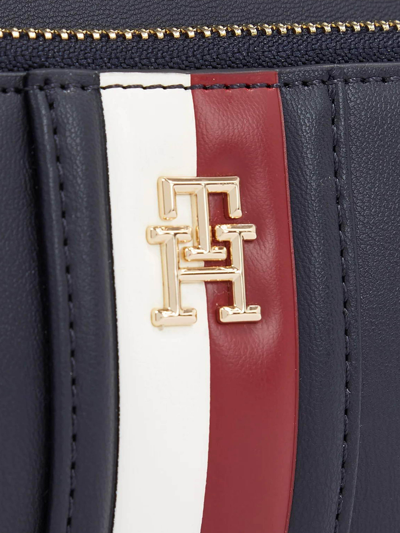 Кросс-боди Tommy Hilfiger Iconic Tommy Camera Bag Puffy модель AW0AW15880-0G0 Фото