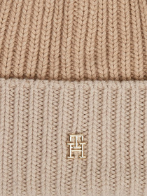 Шапка Tommy Hilfiger Limitless Chic модель AW0AW15299-ABH Фото