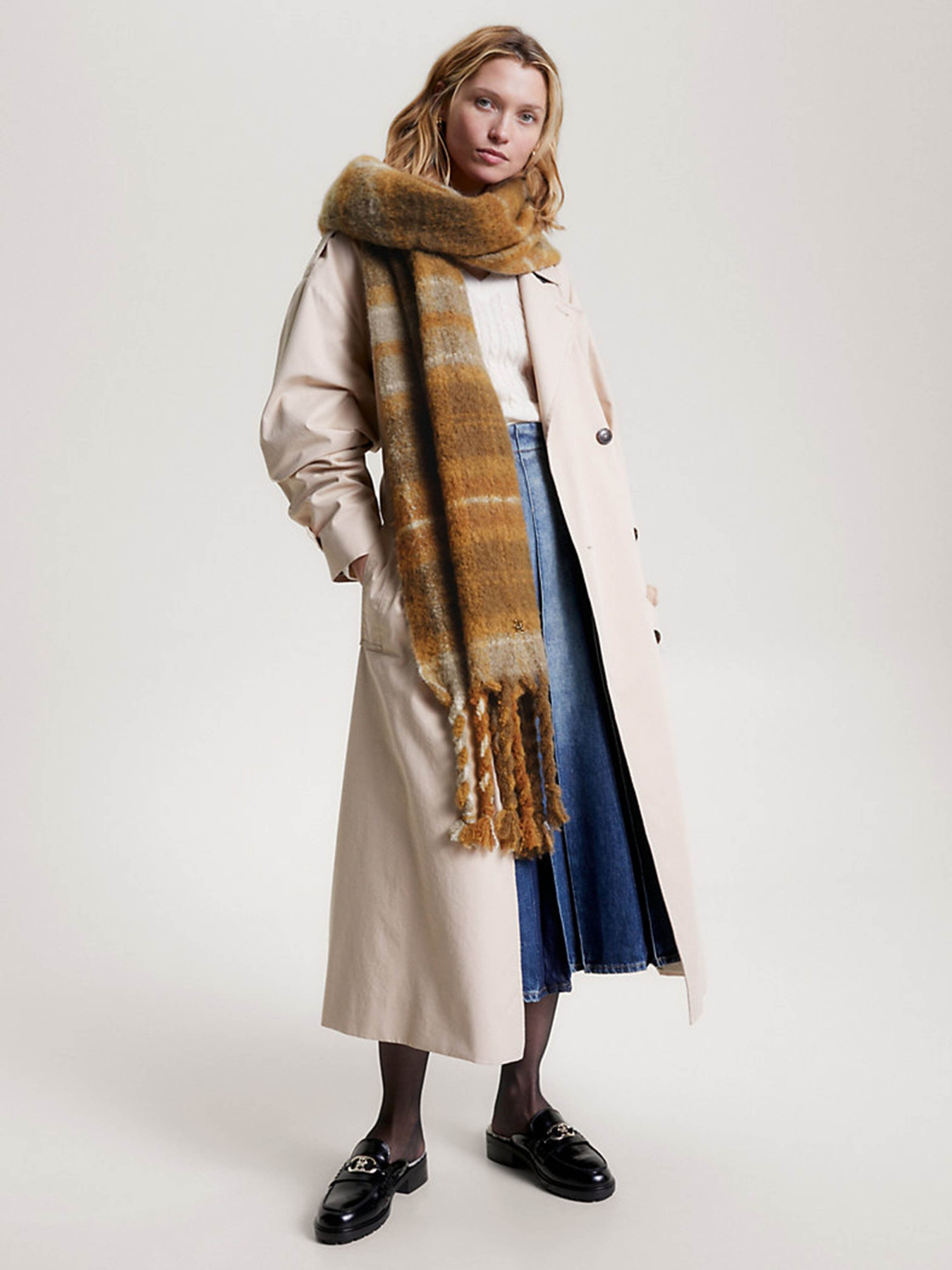 Шарф Tommy Hilfiger модель AW0AW15337-RBL Фото