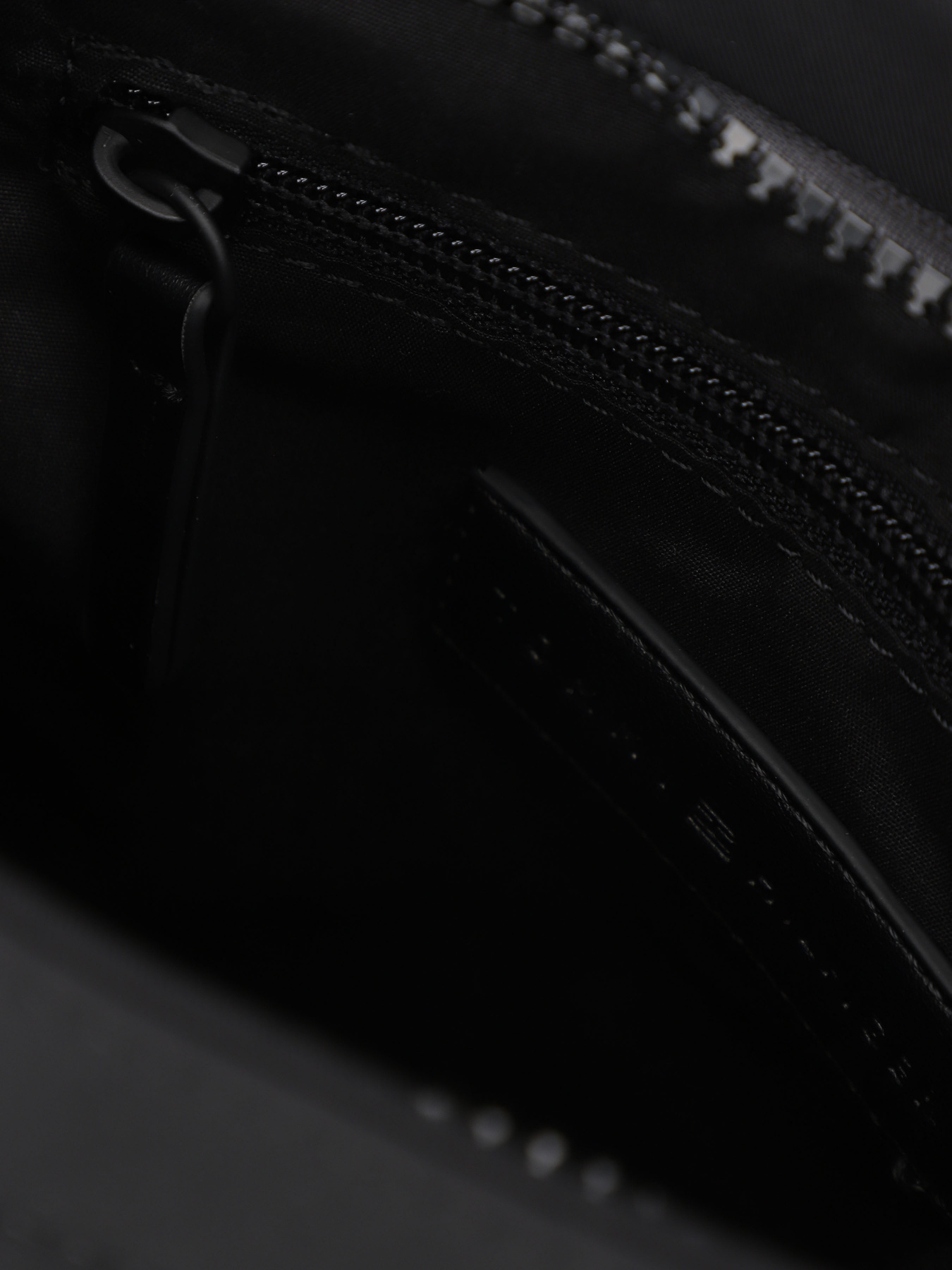 Мессенджер Tommy Hilfiger модель AM0AM11785-BDS Фото