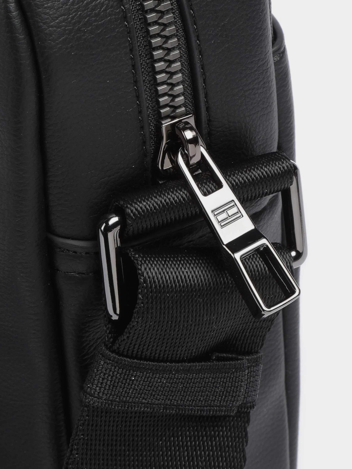 Мессенджер Tommy Hilfiger модель AM0AM11829-BDS Фото