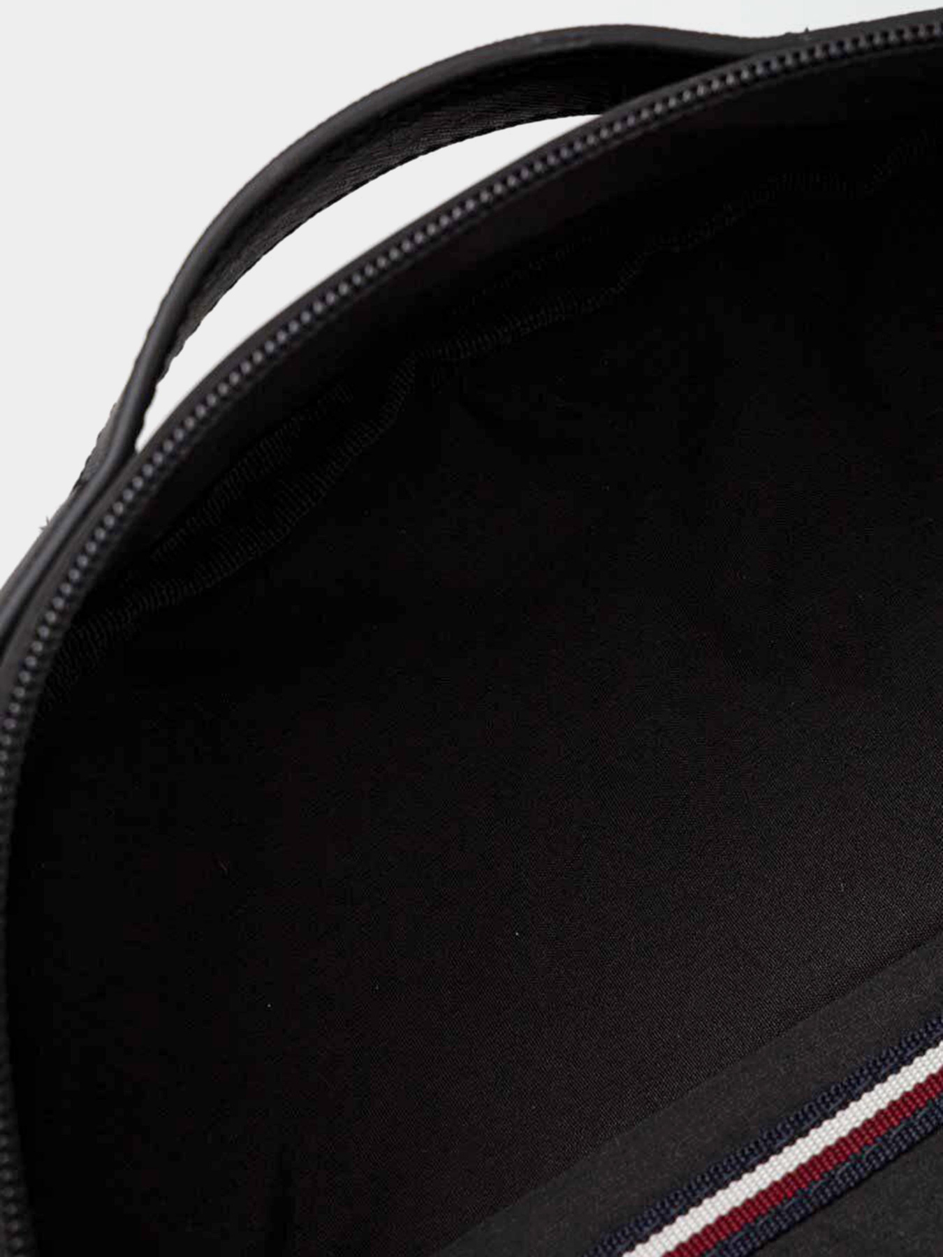 Повсякденний рюкзак Tommy Hilfiger модель AM0AM11835-BDS Фото