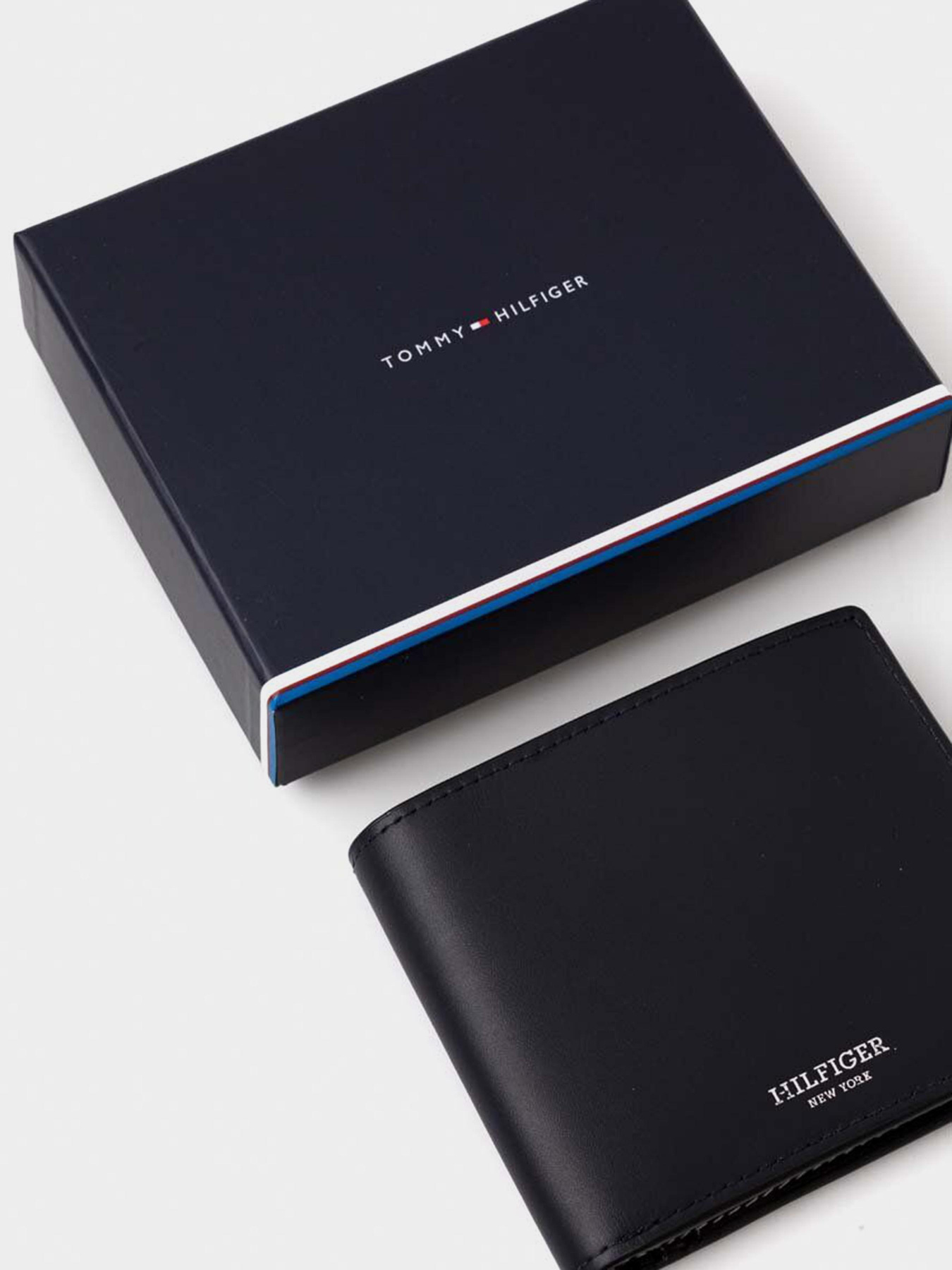 Кошелек Tommy Hilfiger модель AM0AM11866-DW6 Фото