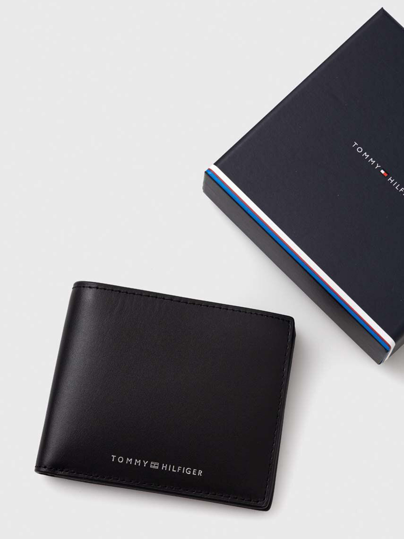 Гаманець Tommy Hilfiger модель AM0AM11871-BDS Фото