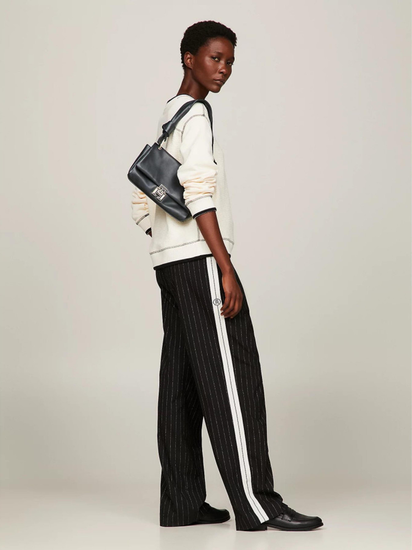 Хобо Tommy Hilfiger модель AW0AW15685-BDS Фото