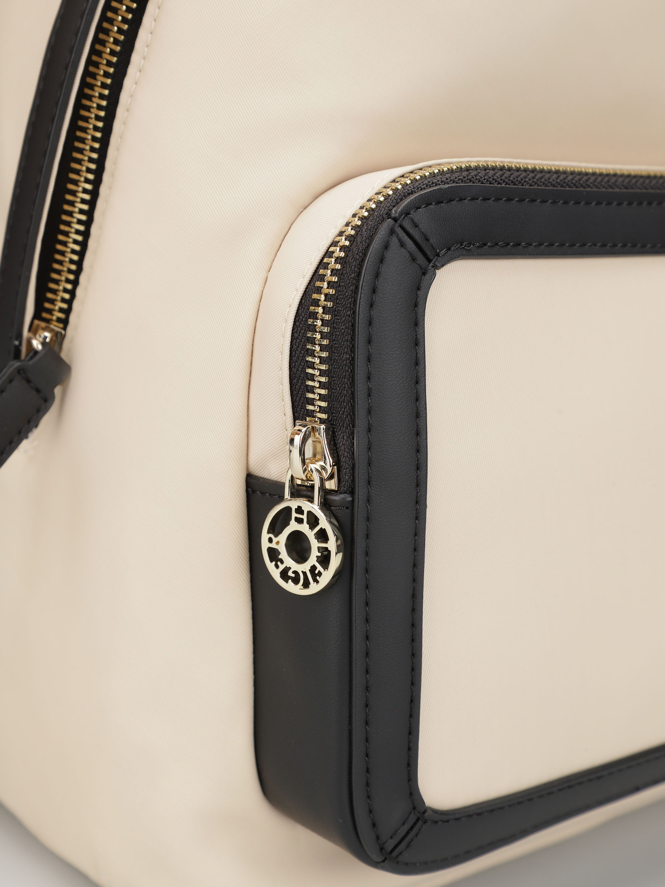 Повсякденний рюкзак Tommy Hilfiger модель AW0AW15711-0F4 Фото