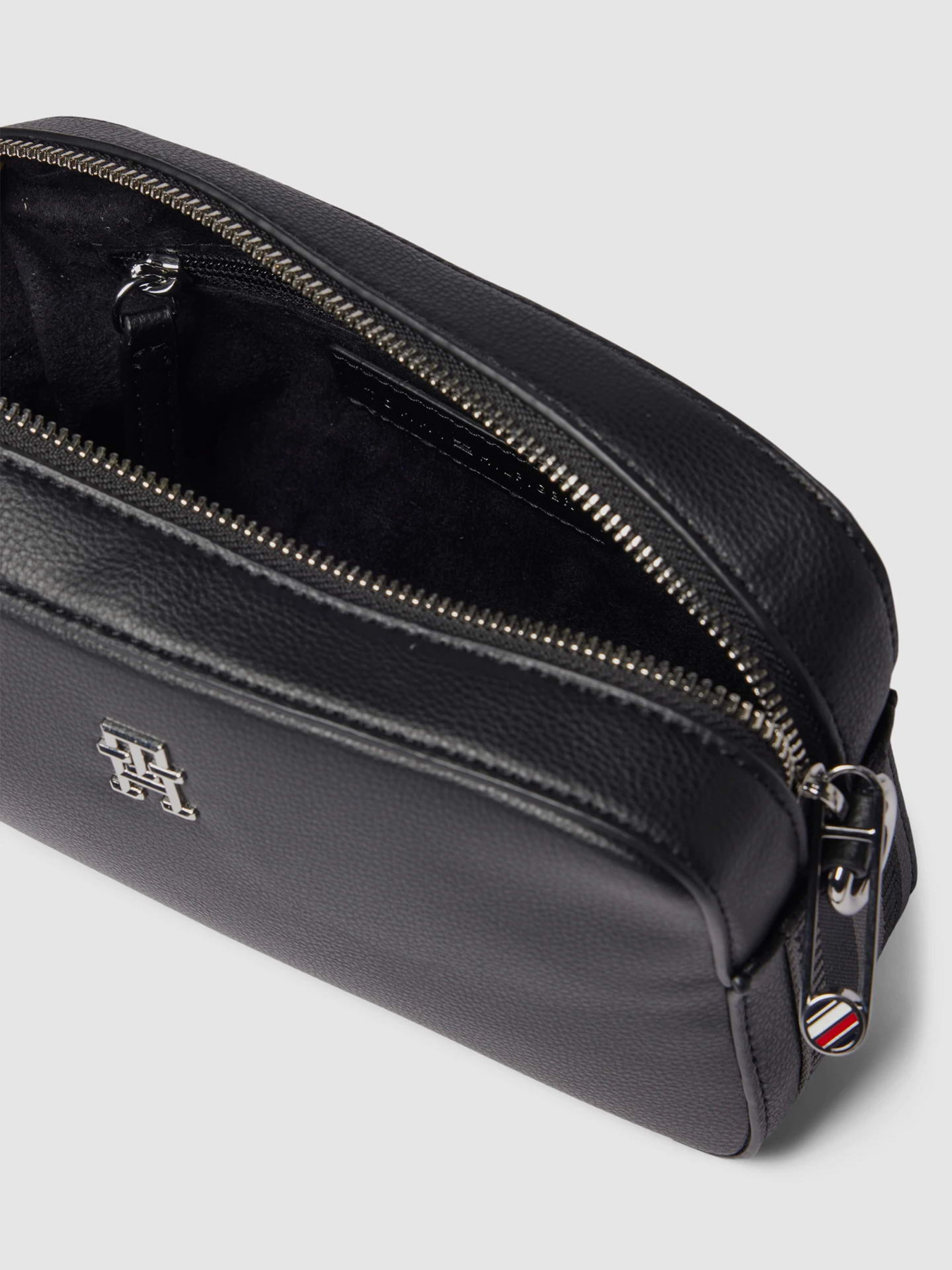 Кросс-боди Tommy Hilfiger модель AW0AW15724-BDS Фото