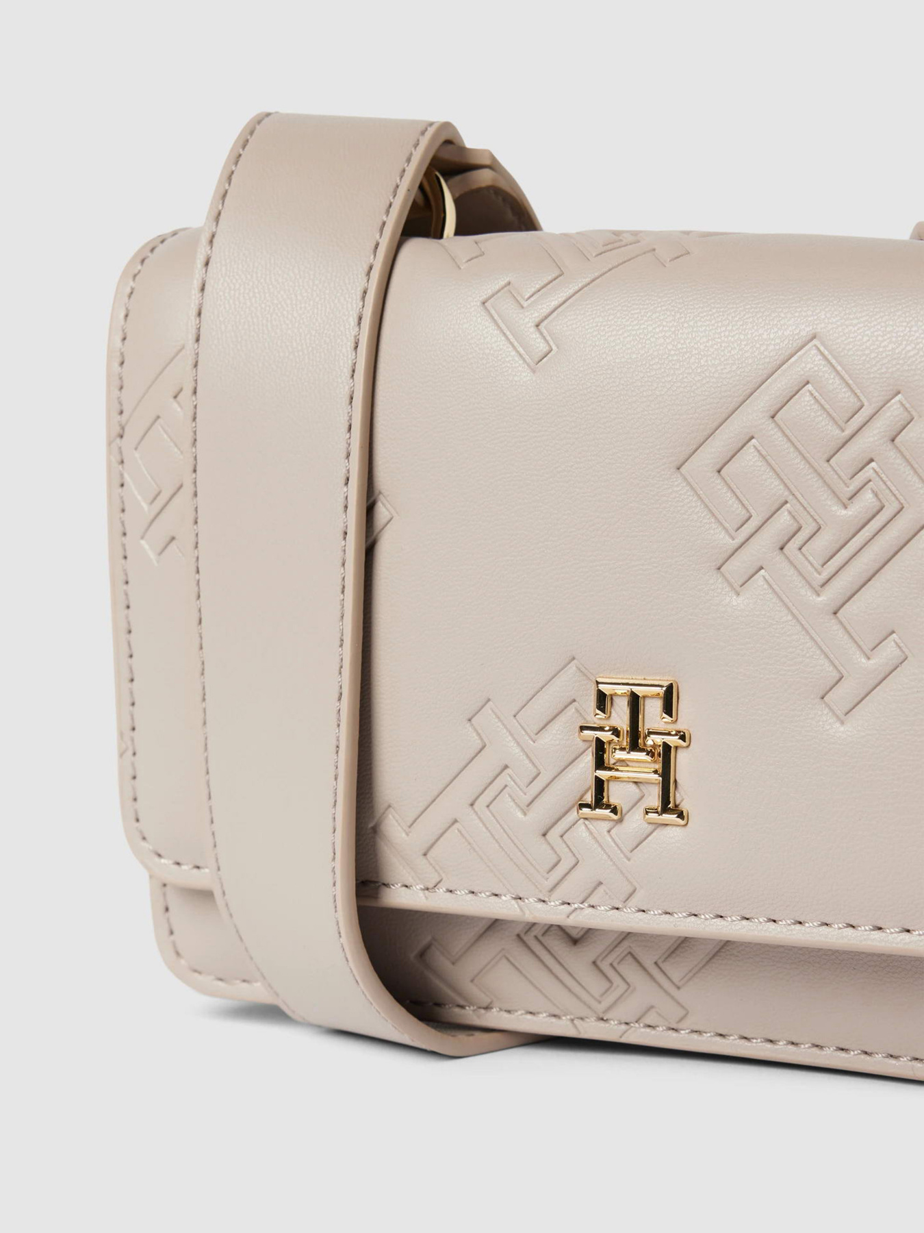 Кросс-боди Tommy Hilfiger модель AW0AW15727-AES Фото