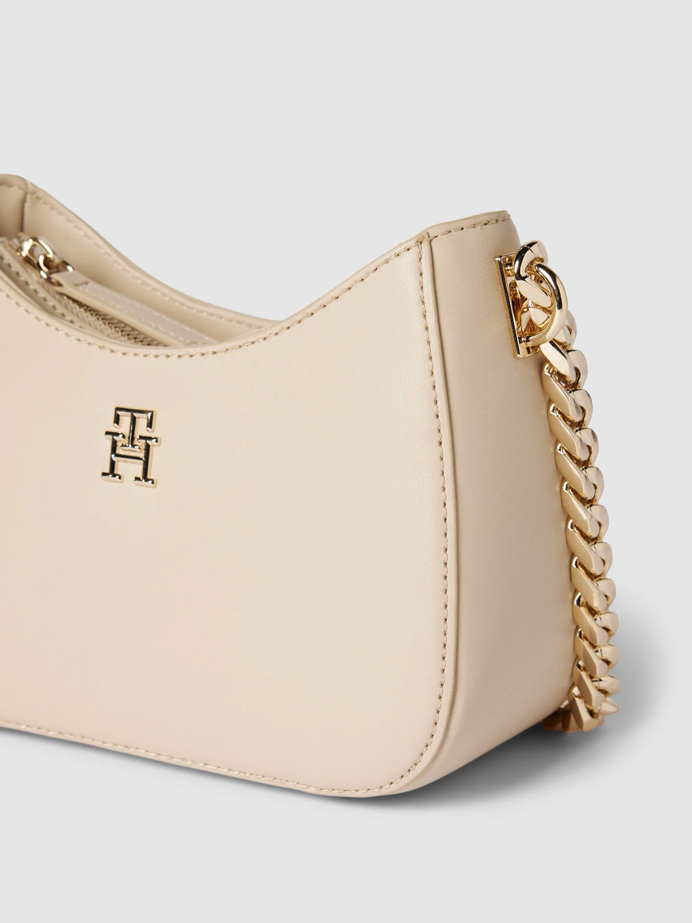 Хобо Tommy Hilfiger модель AW0AW16079-AES Фото