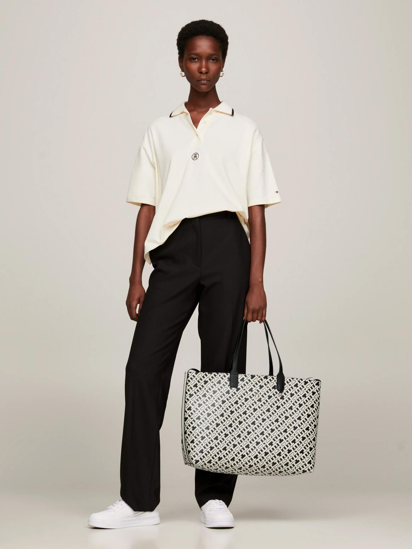 Сумка Tommy Hilfiger модель AW0AW16082-BDS Фото