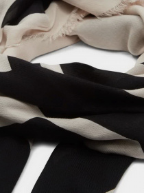 Платок Tommy Hilfiger модель AW0AW15792-AES Фото