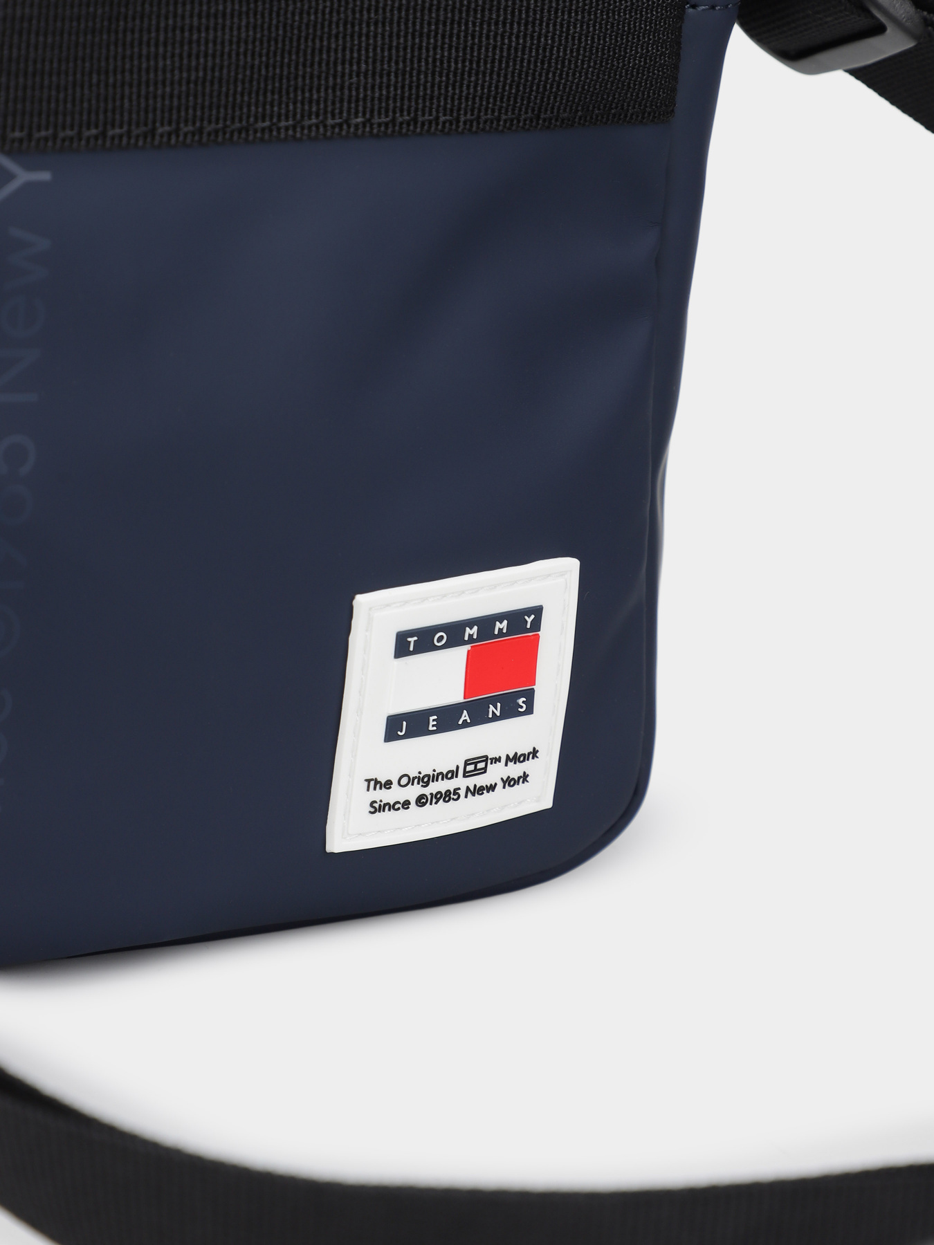 Мессенджер Tommy Hilfiger модель AM0AM11962-C1G Фото