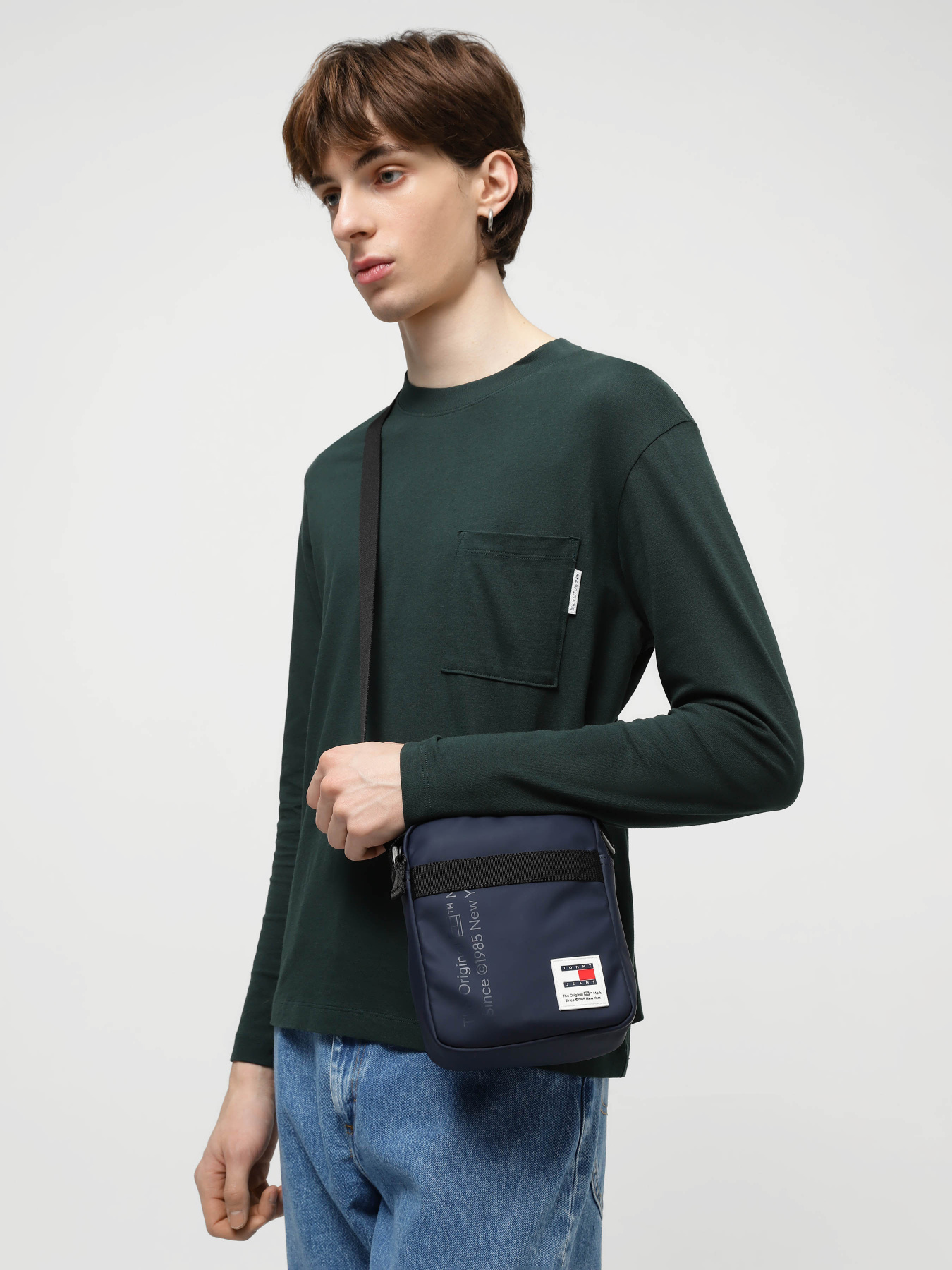 Мессенджер Tommy Hilfiger модель AM0AM11962-C1G Фото