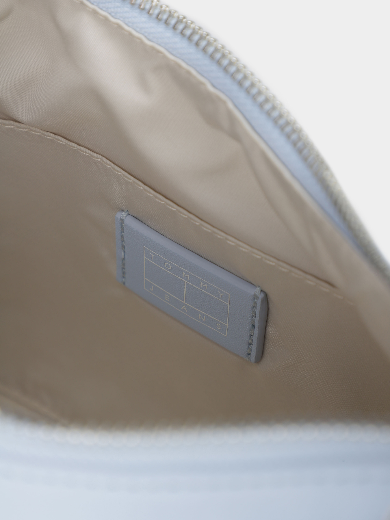 Хобо Tommy Hilfiger модель AW0AW15814-C1O Фото