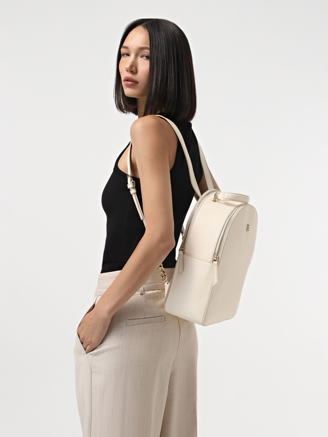 Повседневный рюкзак Tommy Hilfiger модель AW0AW15722-AEF Повседневный рюкзак Tommy Hilfiger модель AW0AW15722-AEF Фото