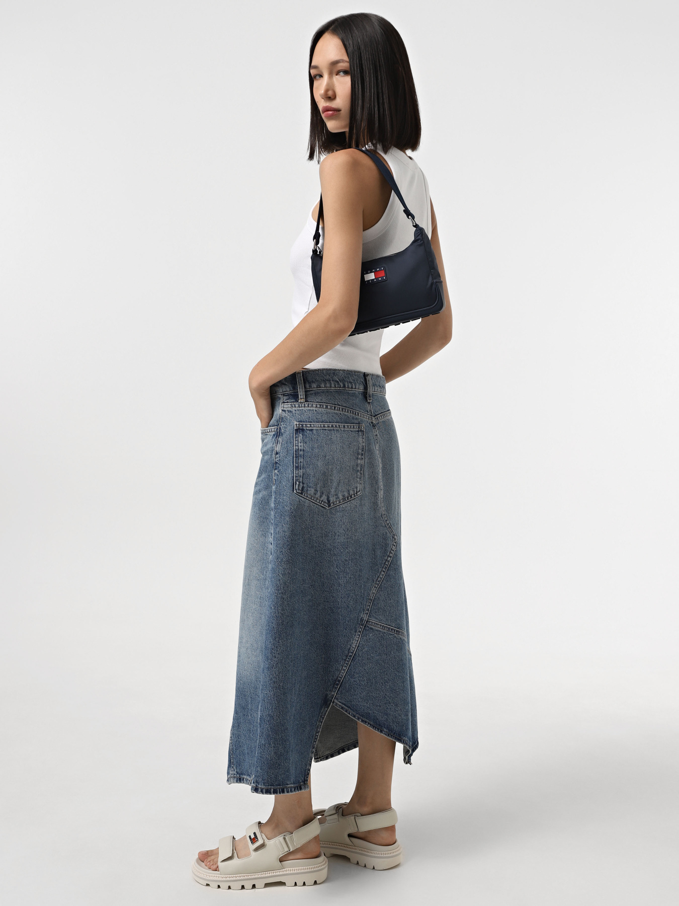 Хобо Tommy Hilfiger модель AW0AW15949-C1G Фото