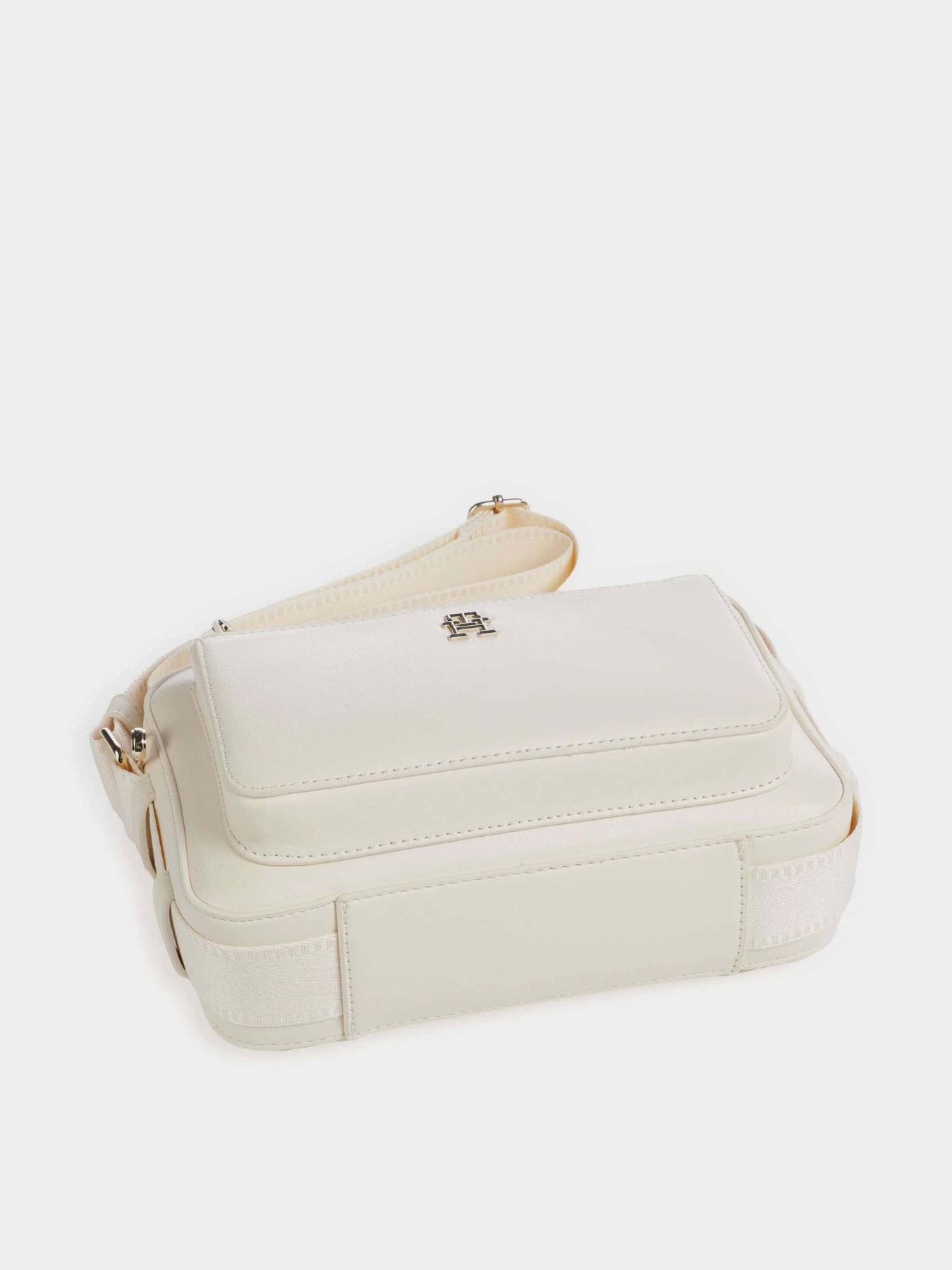 Кросс-боди Tommy Hilfiger модель AW0AW15991-AEF Фото