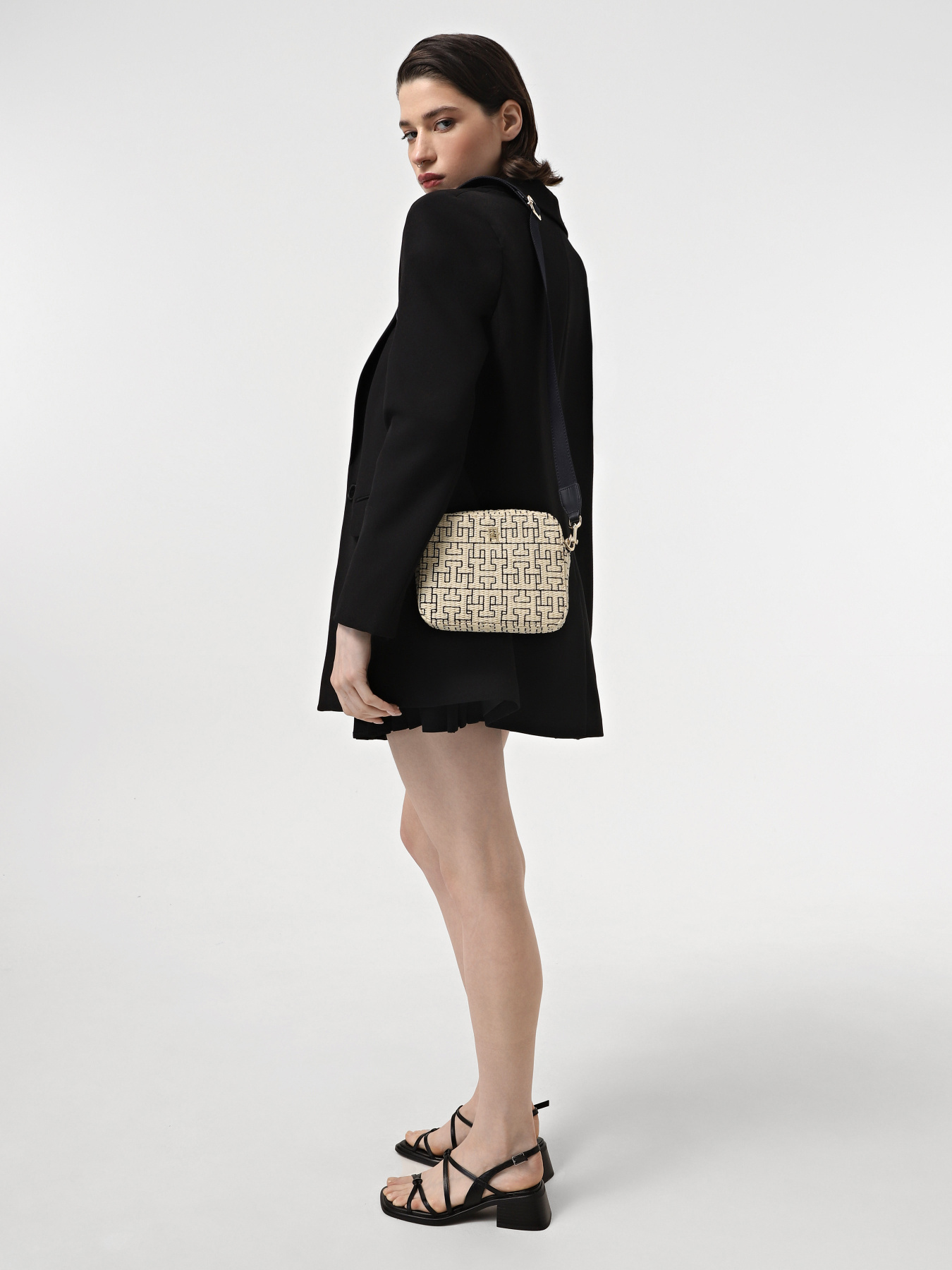 Крос-боді Tommy Hilfiger модель AW0AW16149-DW6 Фото