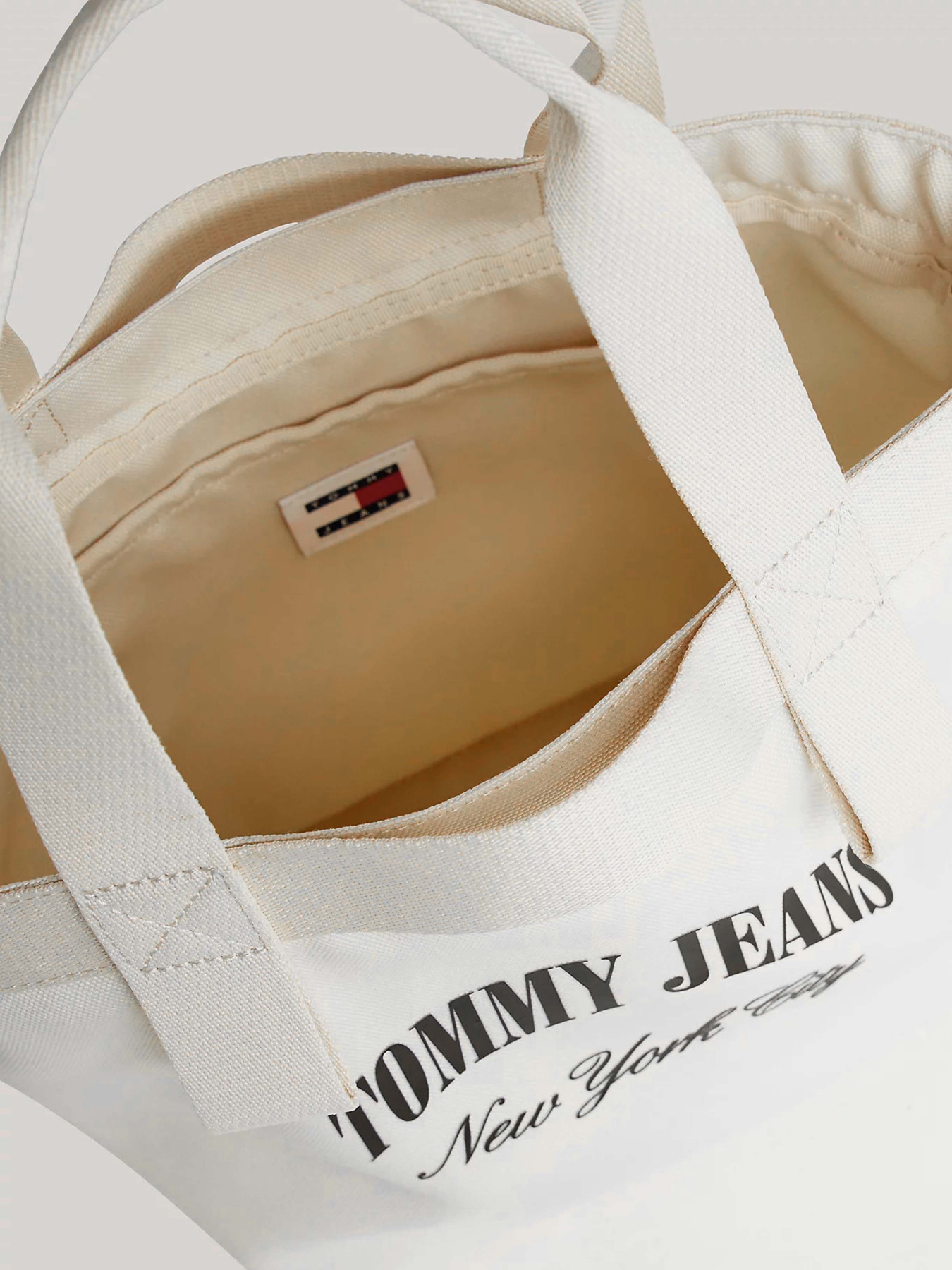 Сумка Tommy Hilfiger модель AW0AW16217-0F4 Фото