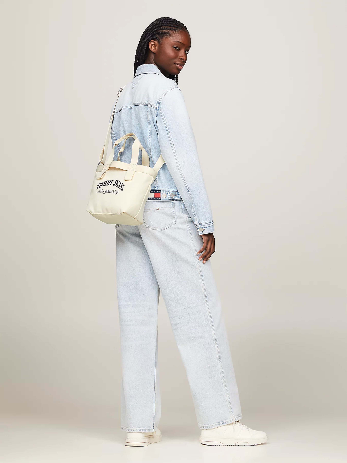 Сумка Tommy Hilfiger модель AW0AW16217-0F4 Фото