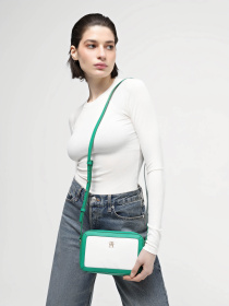 Кросс-боди Tommy Hilfiger модель AW0AW16428-0K4 Фото