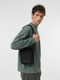 Мессенджер Tommy Hilfiger модель AM0AM12594-BDS Фото