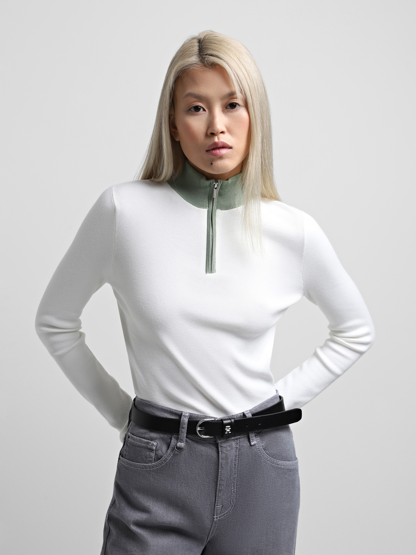 Ремень Tommy Hilfiger модель AW0AW16354-BDS Фото