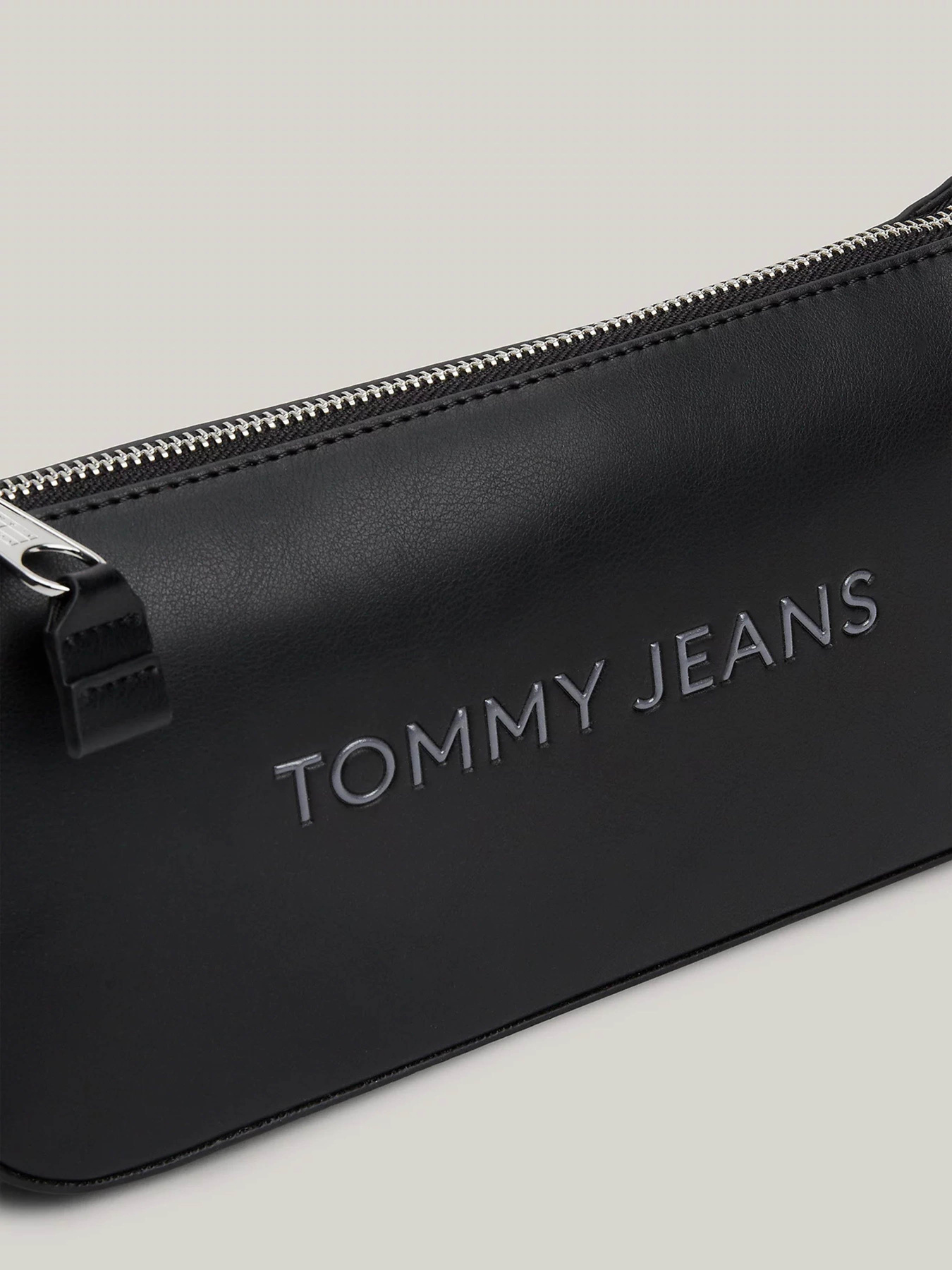 Хобо Tommy Hilfiger модель AW0AW16270-BDS Хобо Tommy Hilfiger модель AW0AW16270-BDS Фото