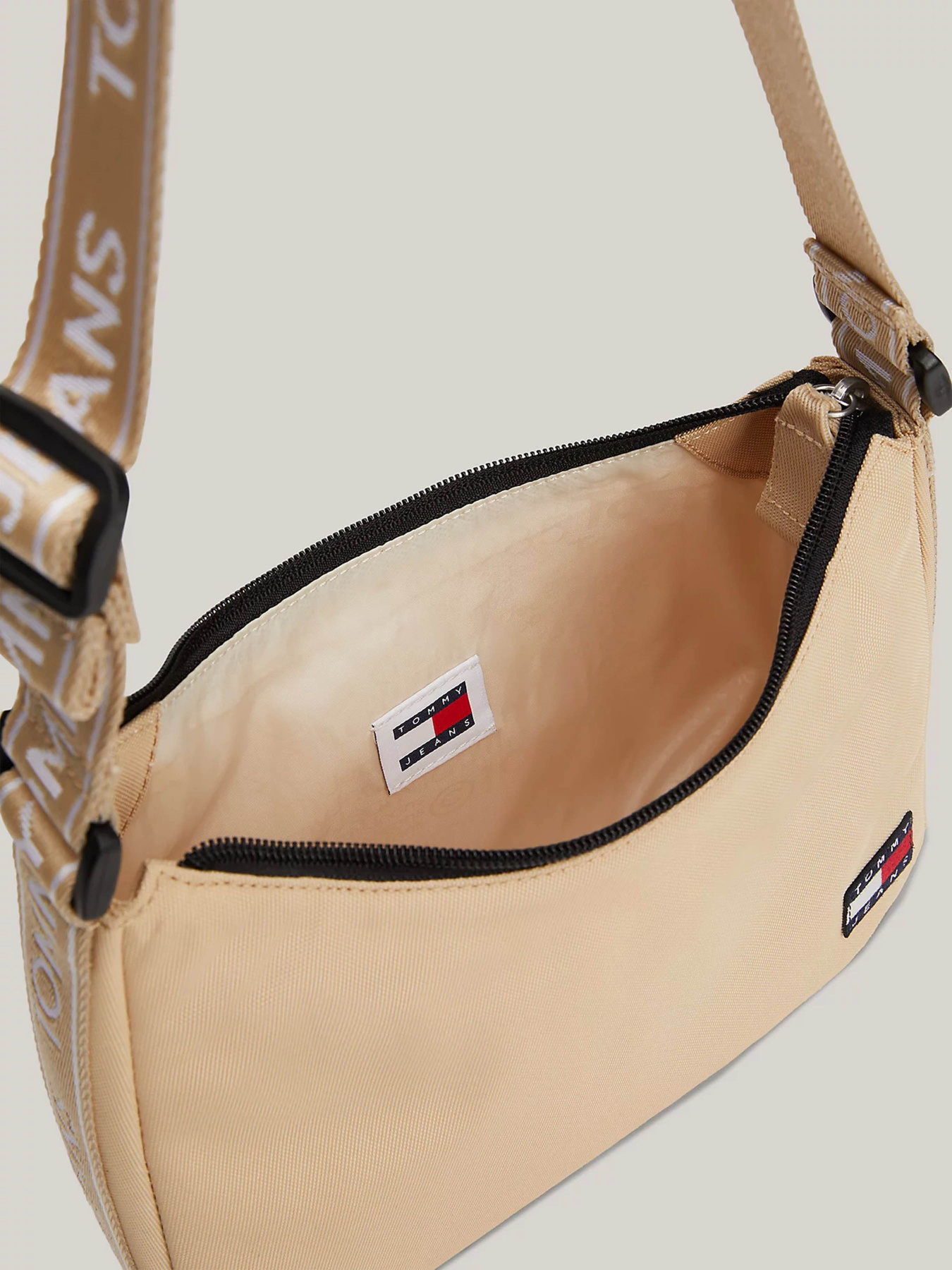 Хобо Tommy Hilfiger модель AW0AW16276-AB9 Фото