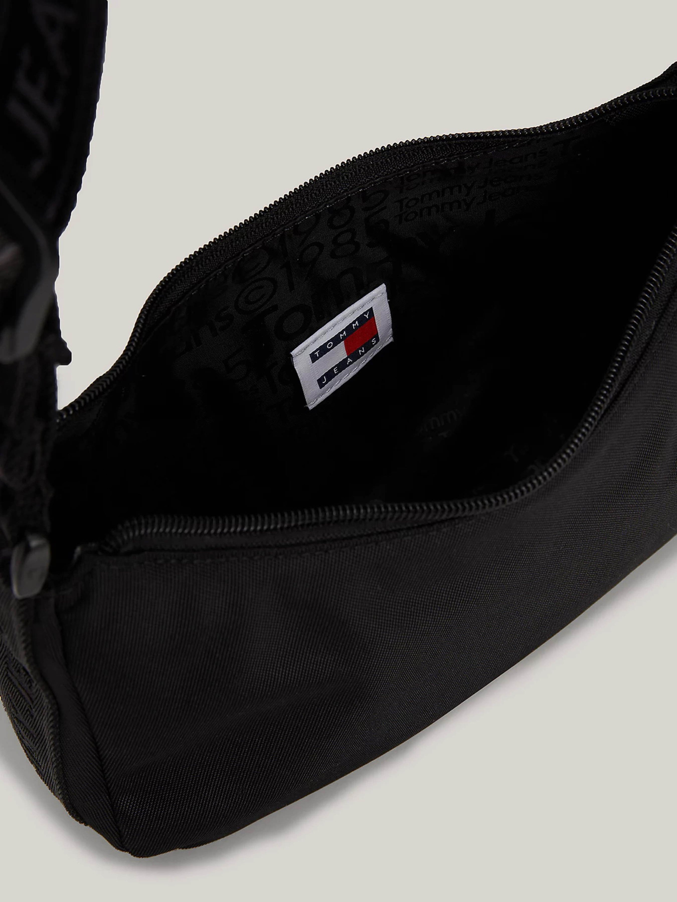 Хобо Tommy Hilfiger модель AW0AW16276-BDS Фото