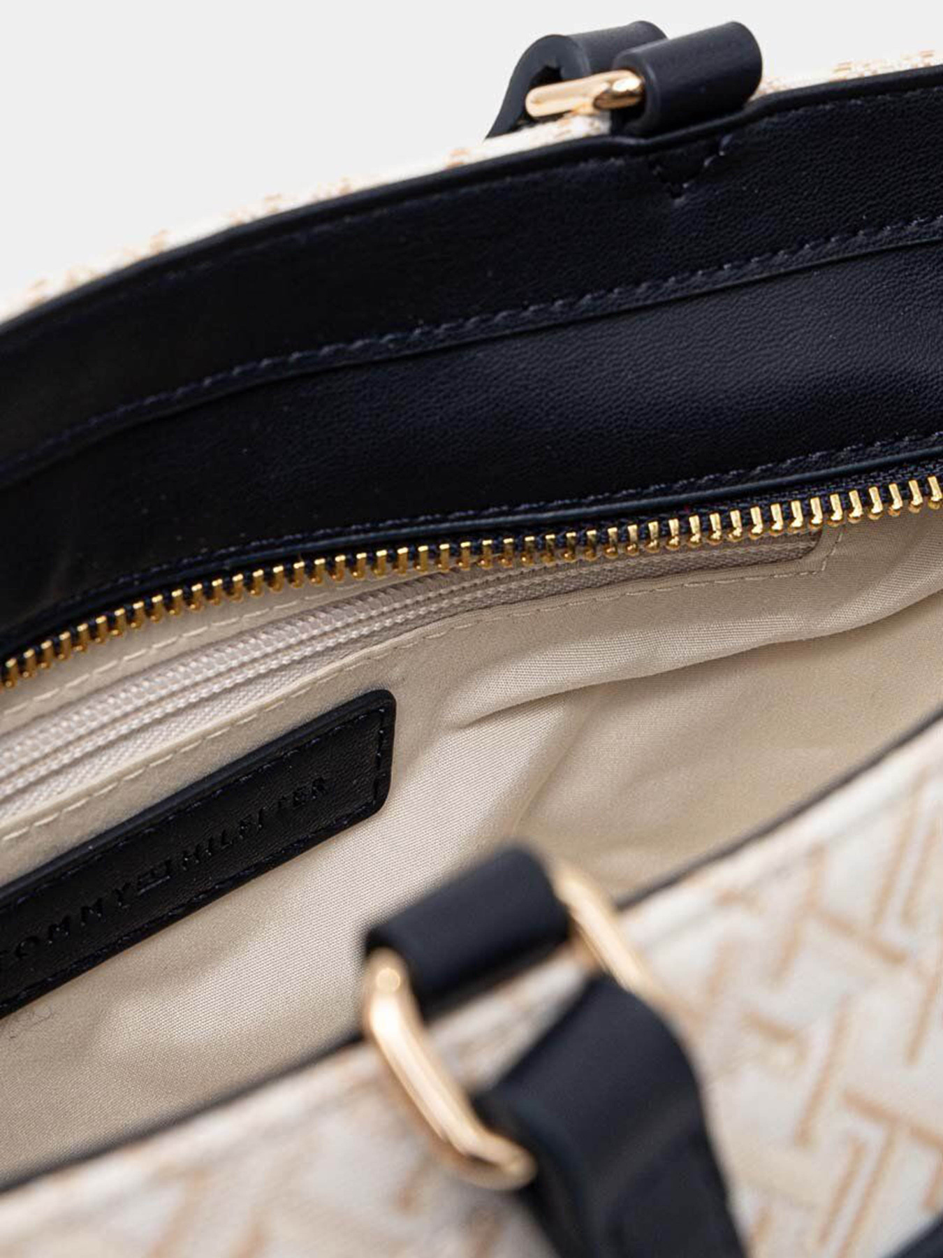 Сумка Tommy Hilfiger модель AW0AW16707-DW6 Фото