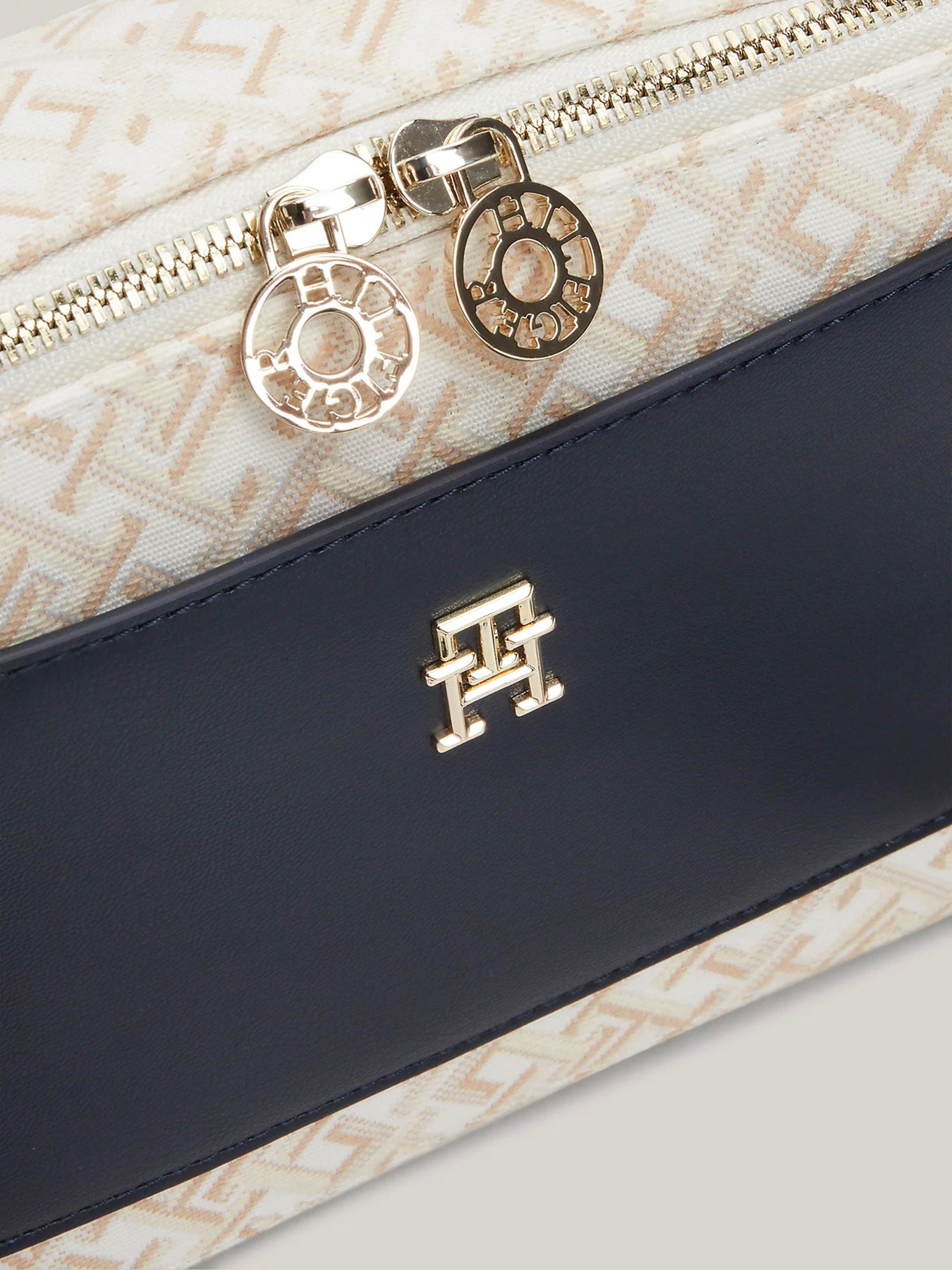 Кросс-боди Tommy Hilfiger модель AW0AW16710-DW6 Фото