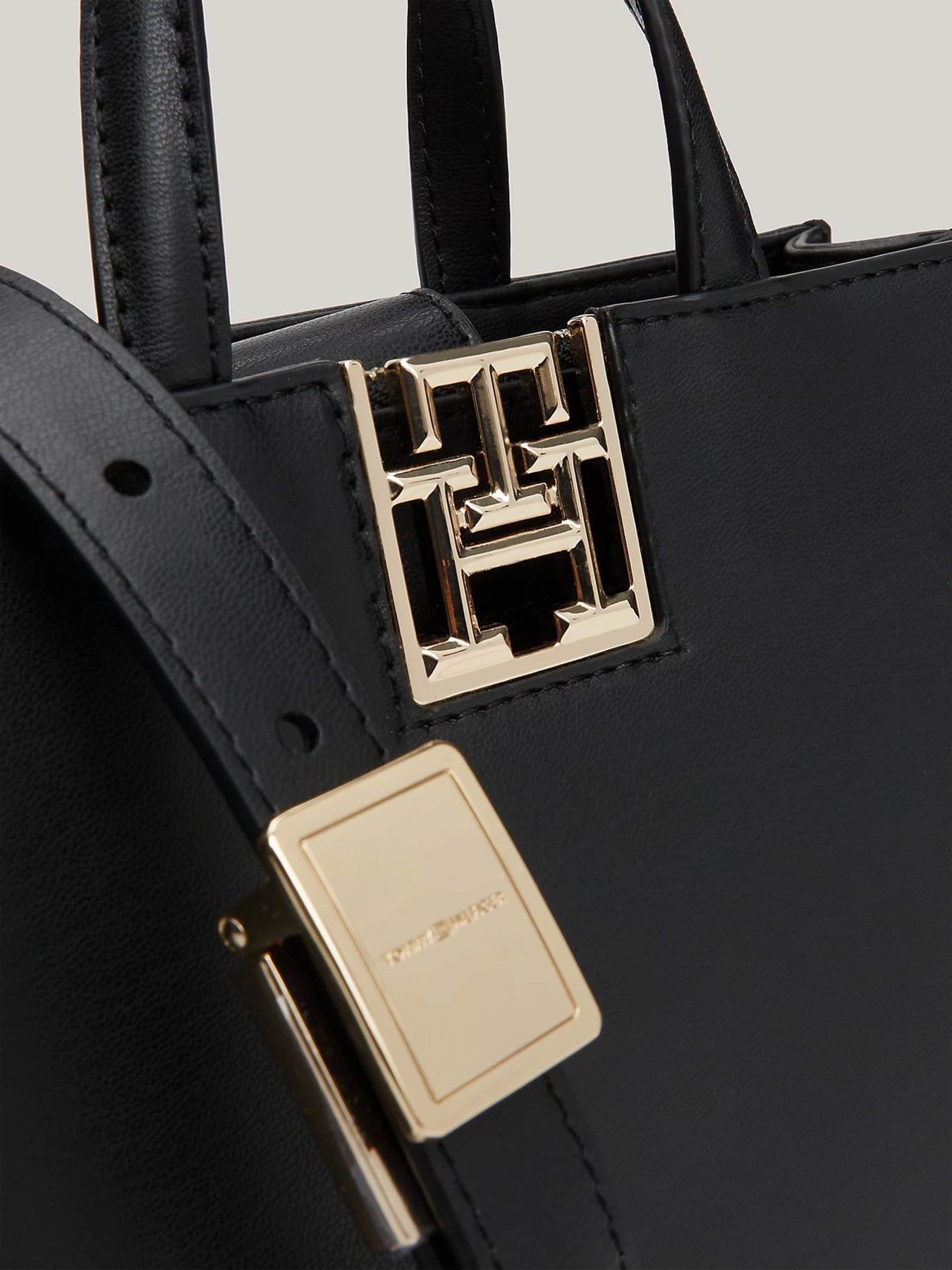 Сумка Tommy Hilfiger модель AW0AW16762-BDS Фото