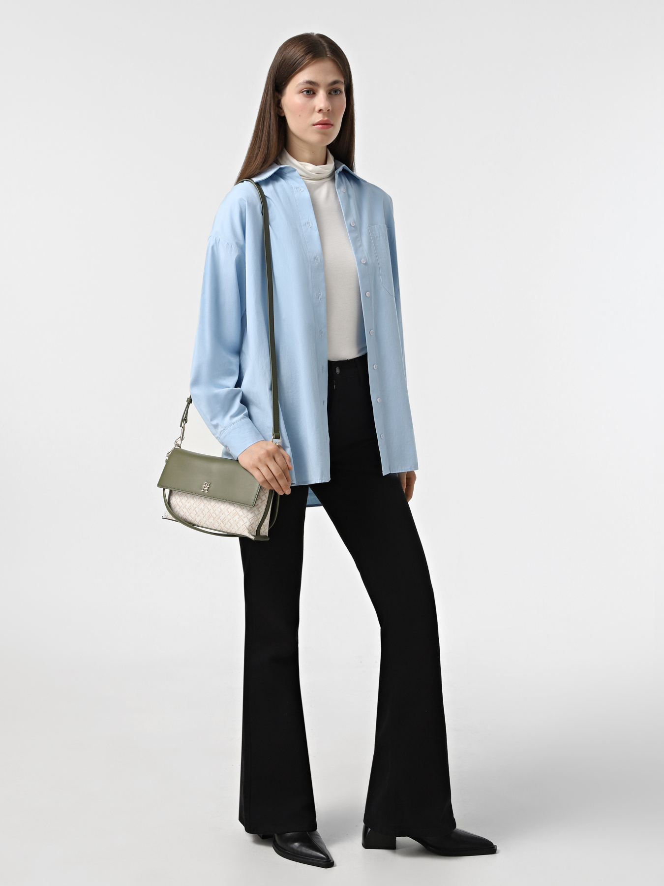 Кросс-боди Tommy Hilfiger модель AW0AW16794-0H7 Фото