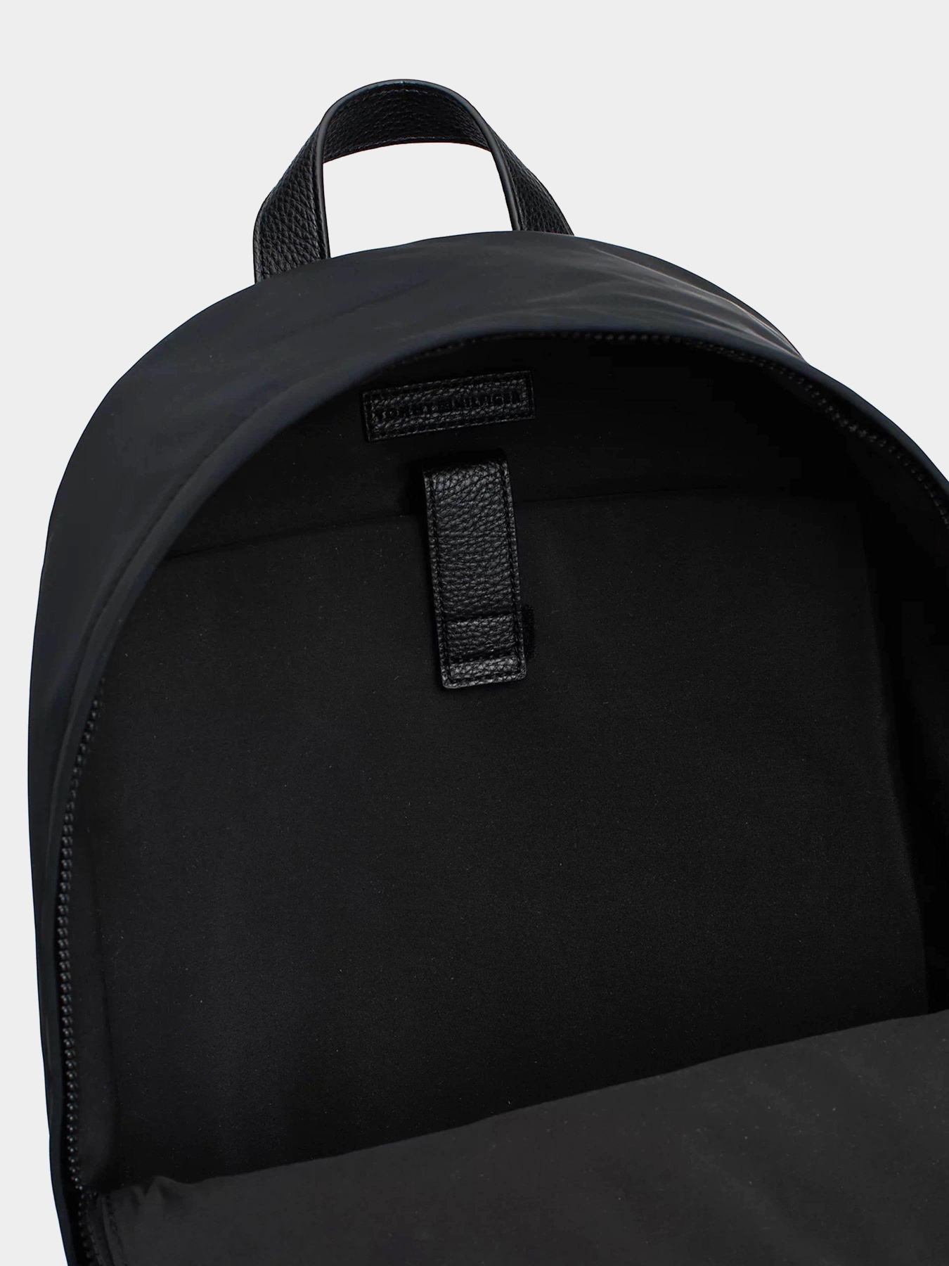 Повсякденний рюкзак Tommy Hilfiger модель AM0AM12692-BDS Повсякденний рюкзак Tommy Hilfiger модель AM0AM12692-BDS Фото