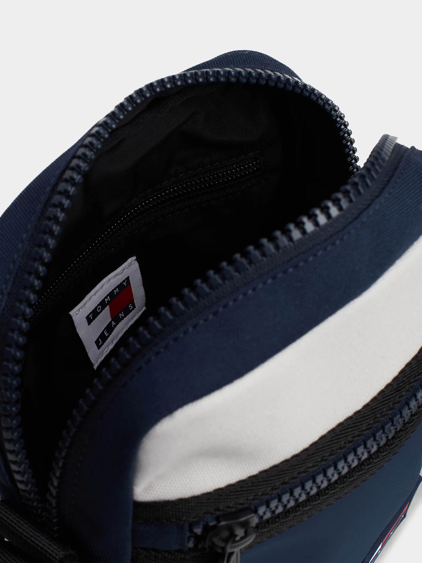 Мессенджер Tommy Hilfiger модель AM0AM12614-0GY Фото