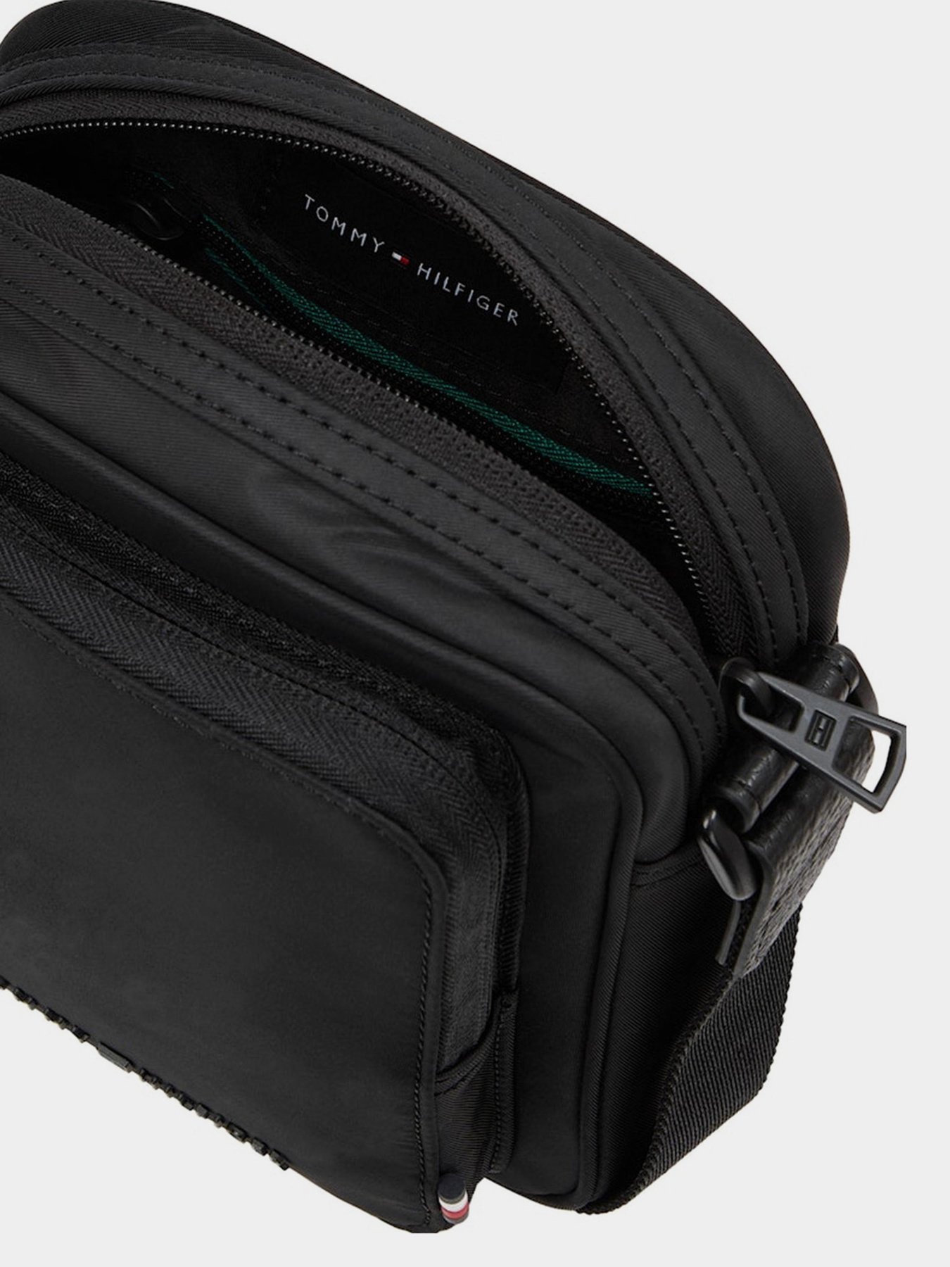 Мессенджер Tommy Hilfiger модель AM0AM12688-BDS Фото