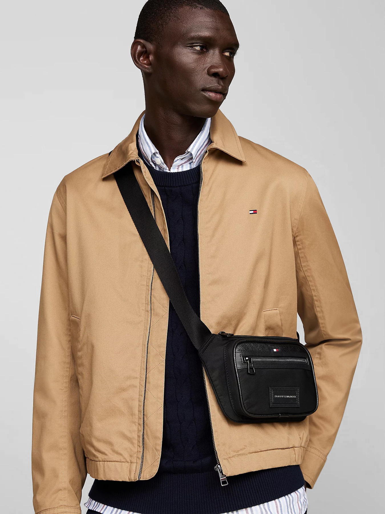 Поясна сумка Tommy Hilfiger модель AM0AM12700-BDS Фото