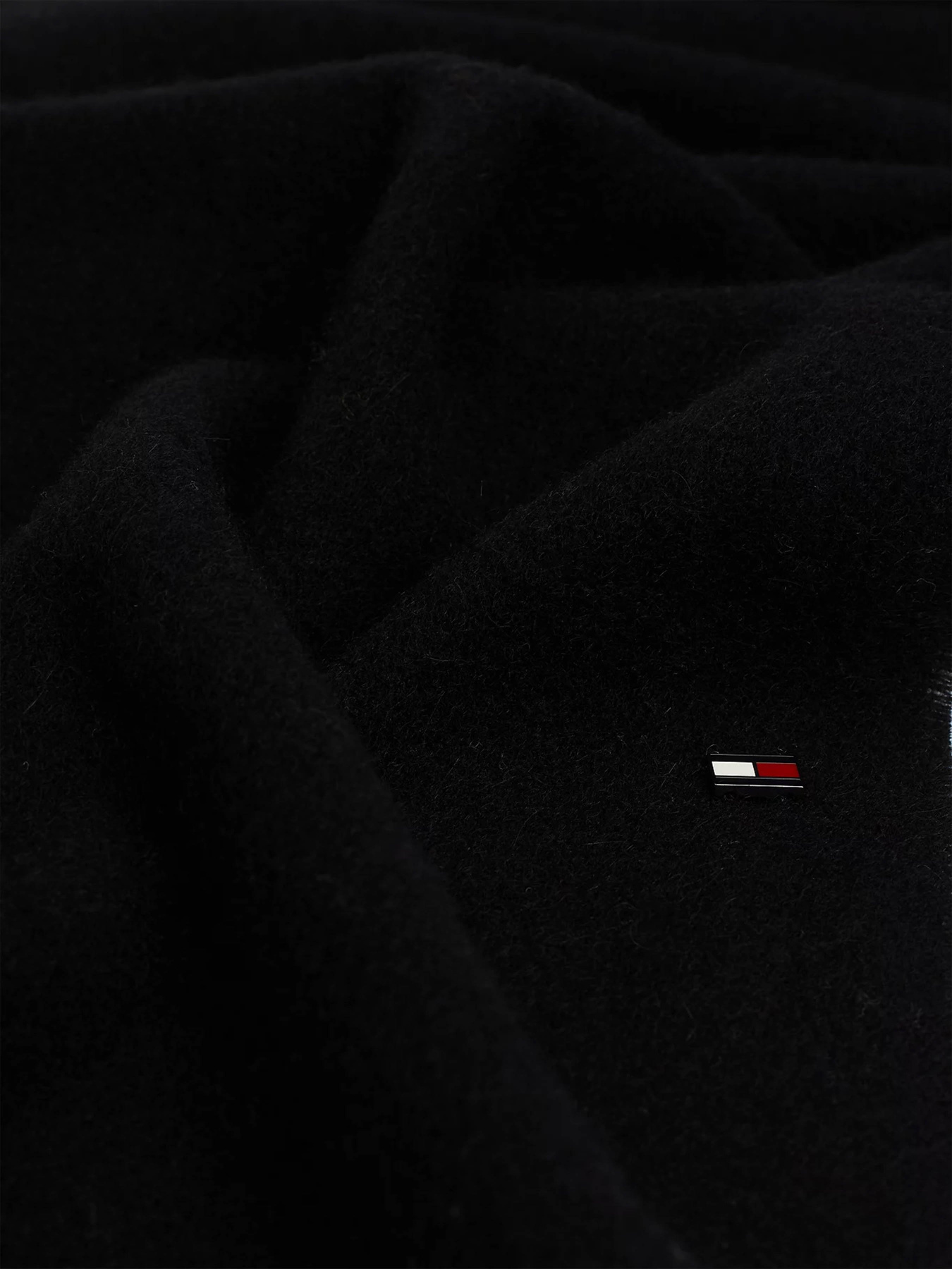 Шарф Tommy Hilfiger модель AM0AM12841-BDS Шарф Tommy Hilfiger модель AM0AM12841-BDS Фото