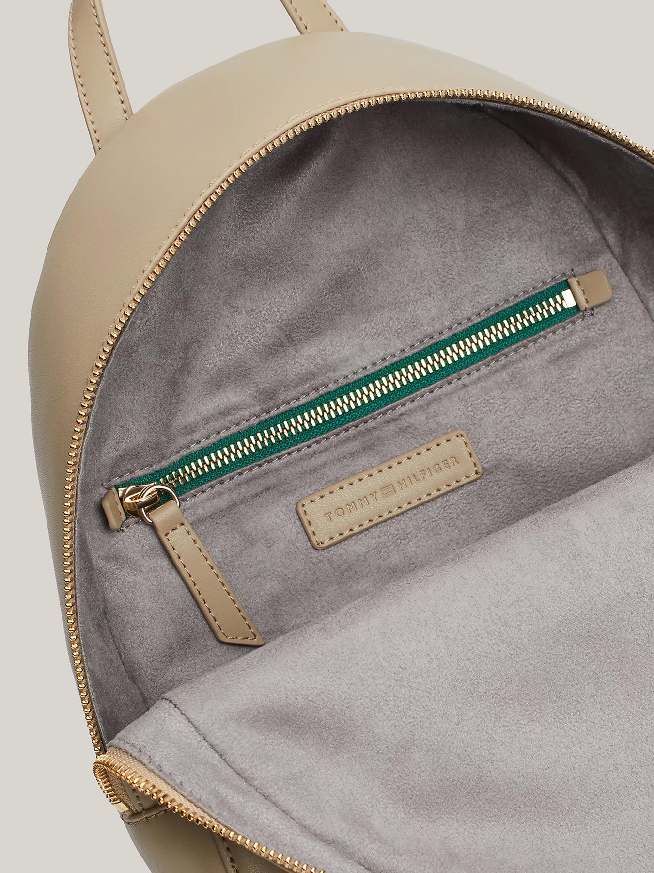 Рюкзак Tommy Hilfiger модель AW0AW16440-AEG Фото