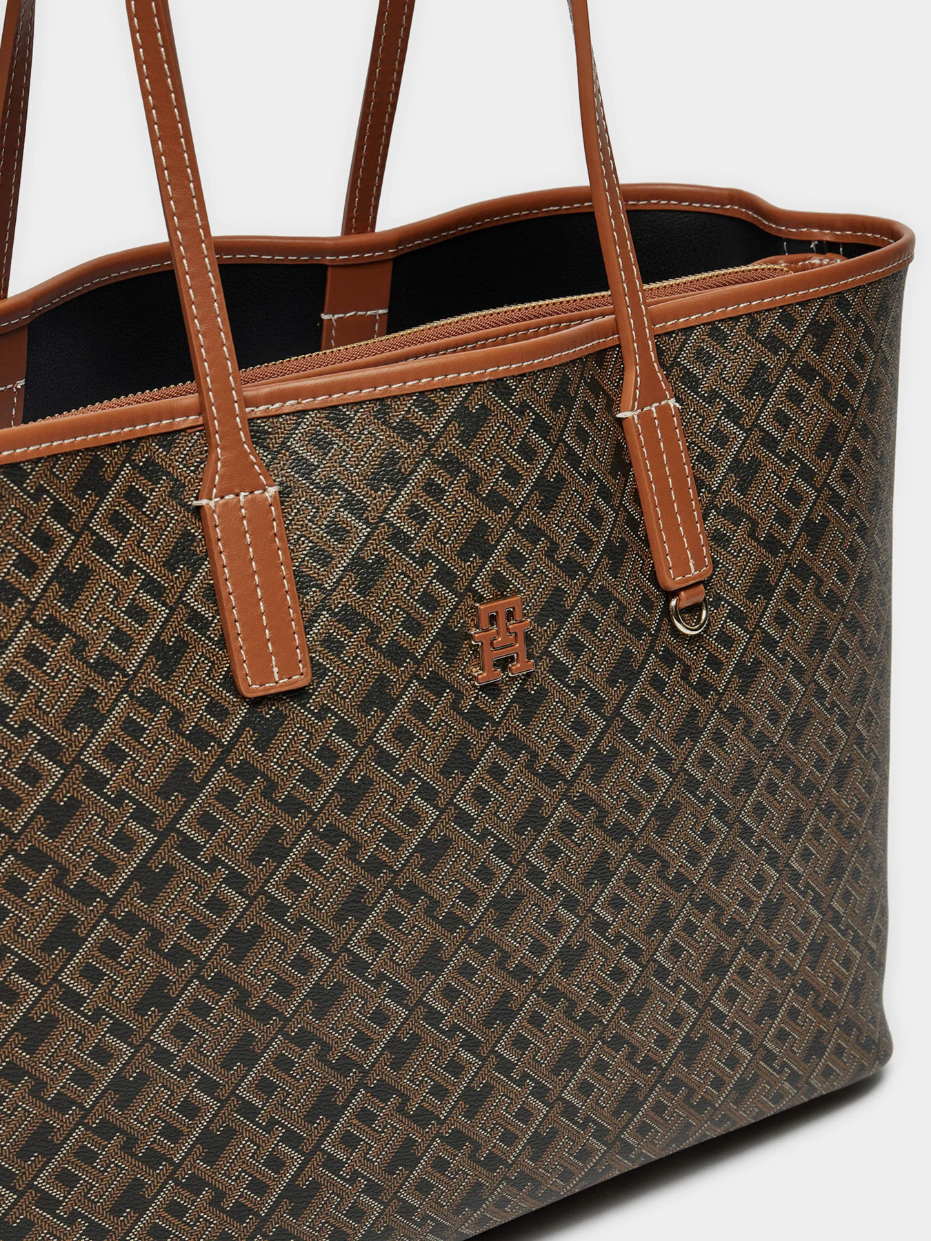 Шопер Tommy Hilfiger модель AW0AW16441-0GJ Фото