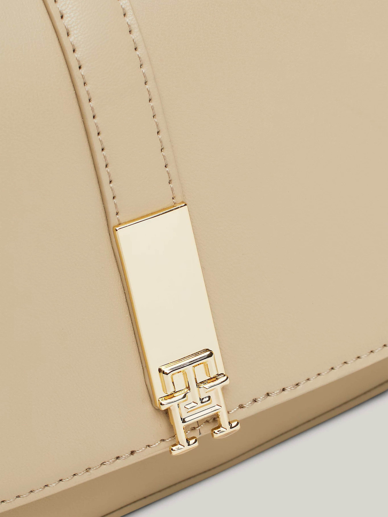 Хобо Tommy Hilfiger модель AW0AW16467-AEG Фото