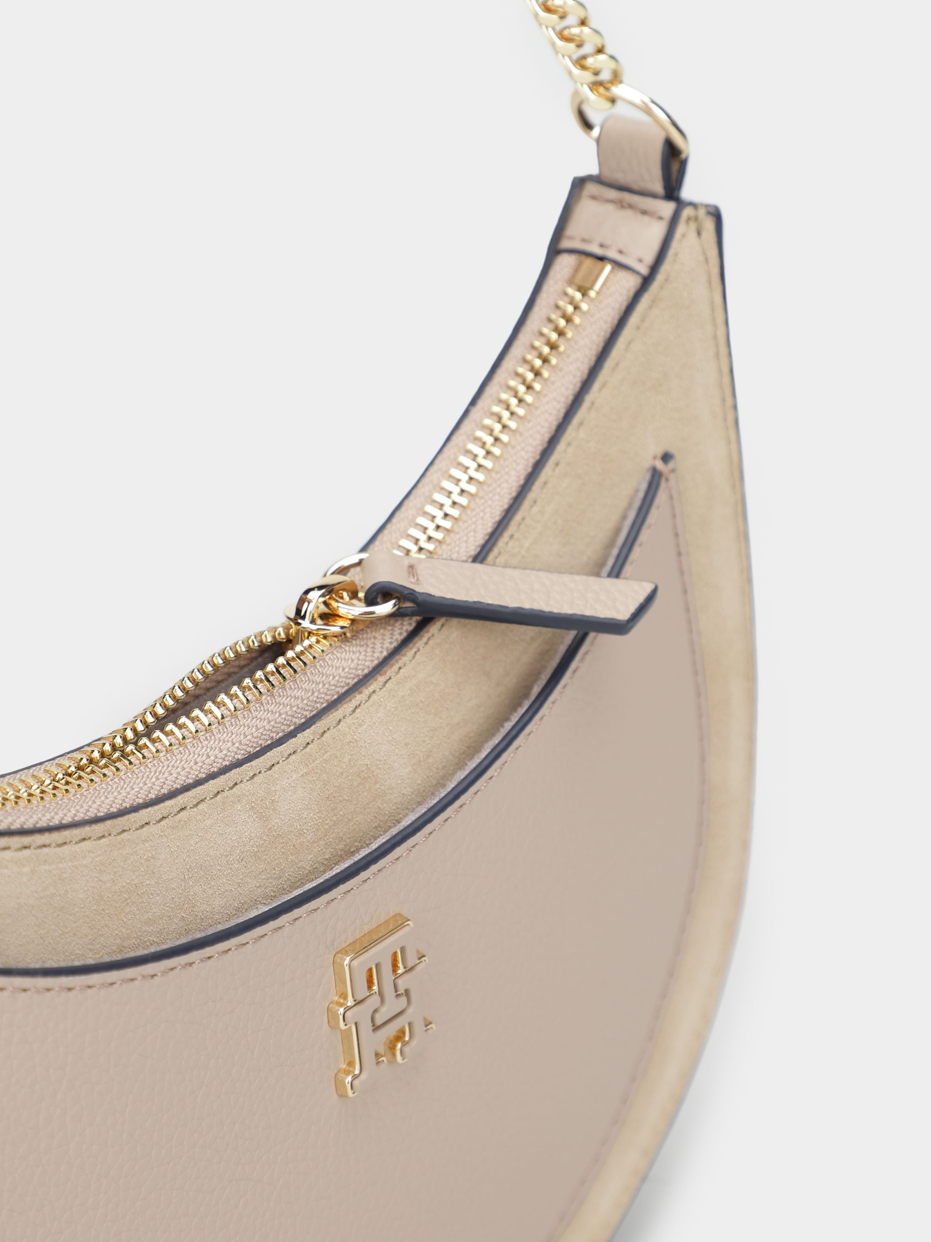 Хобо Tommy Hilfiger модель AW0AW17062-AEG Фото