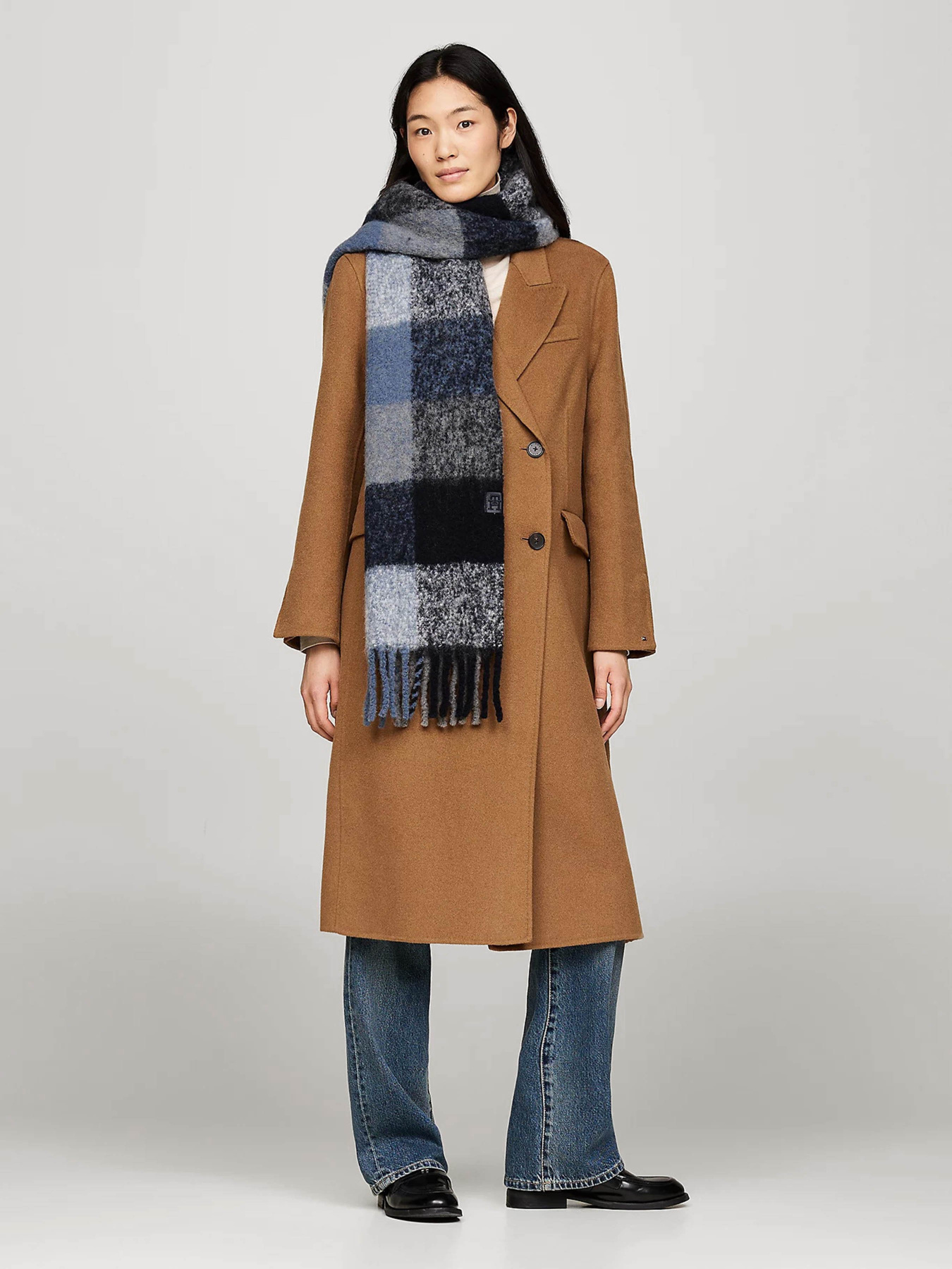 Шарф Tommy Hilfiger модель AW0AW16996-0GZ Фото