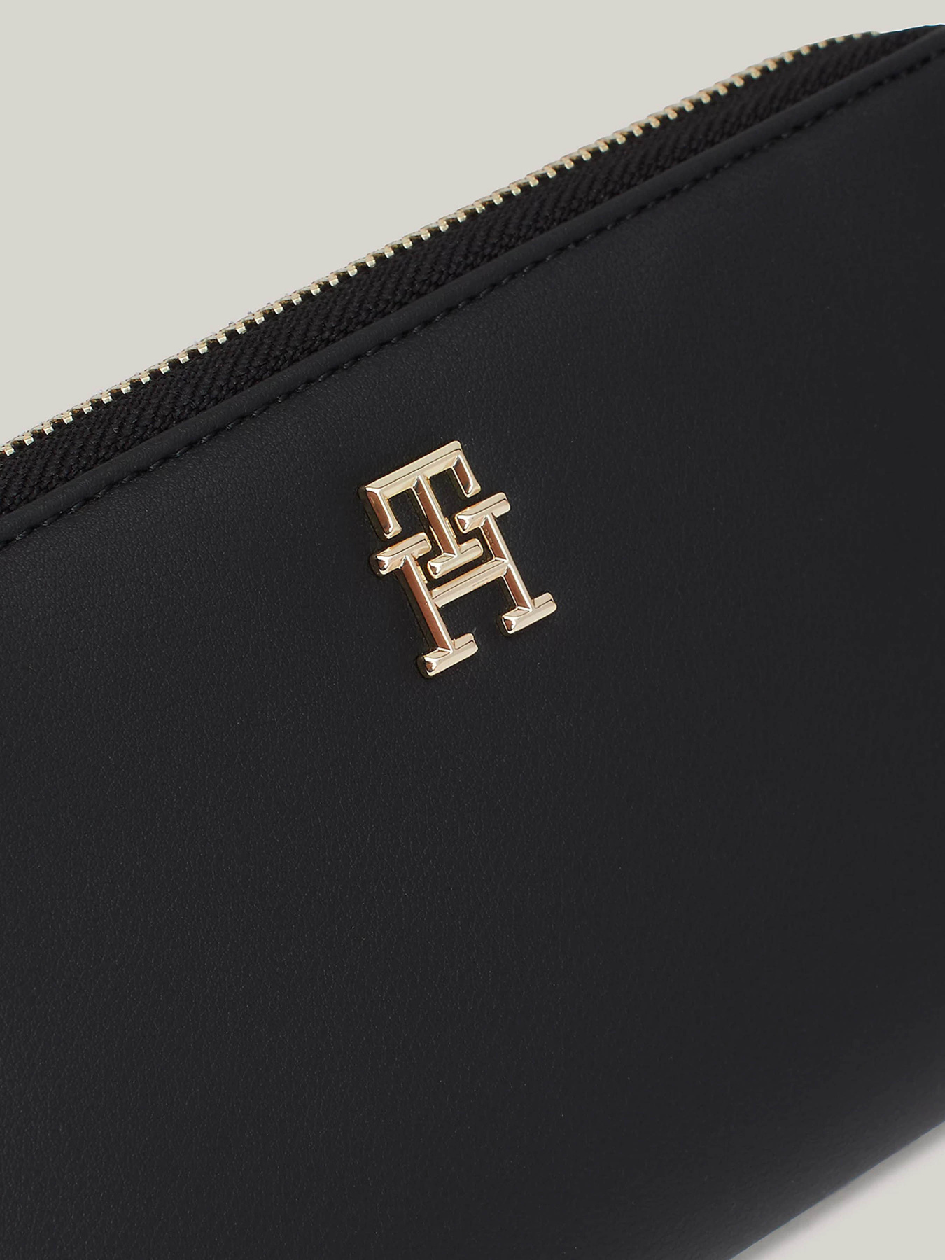 Кошелек Tommy Hilfiger модель AW0AW16581-BDS Фото