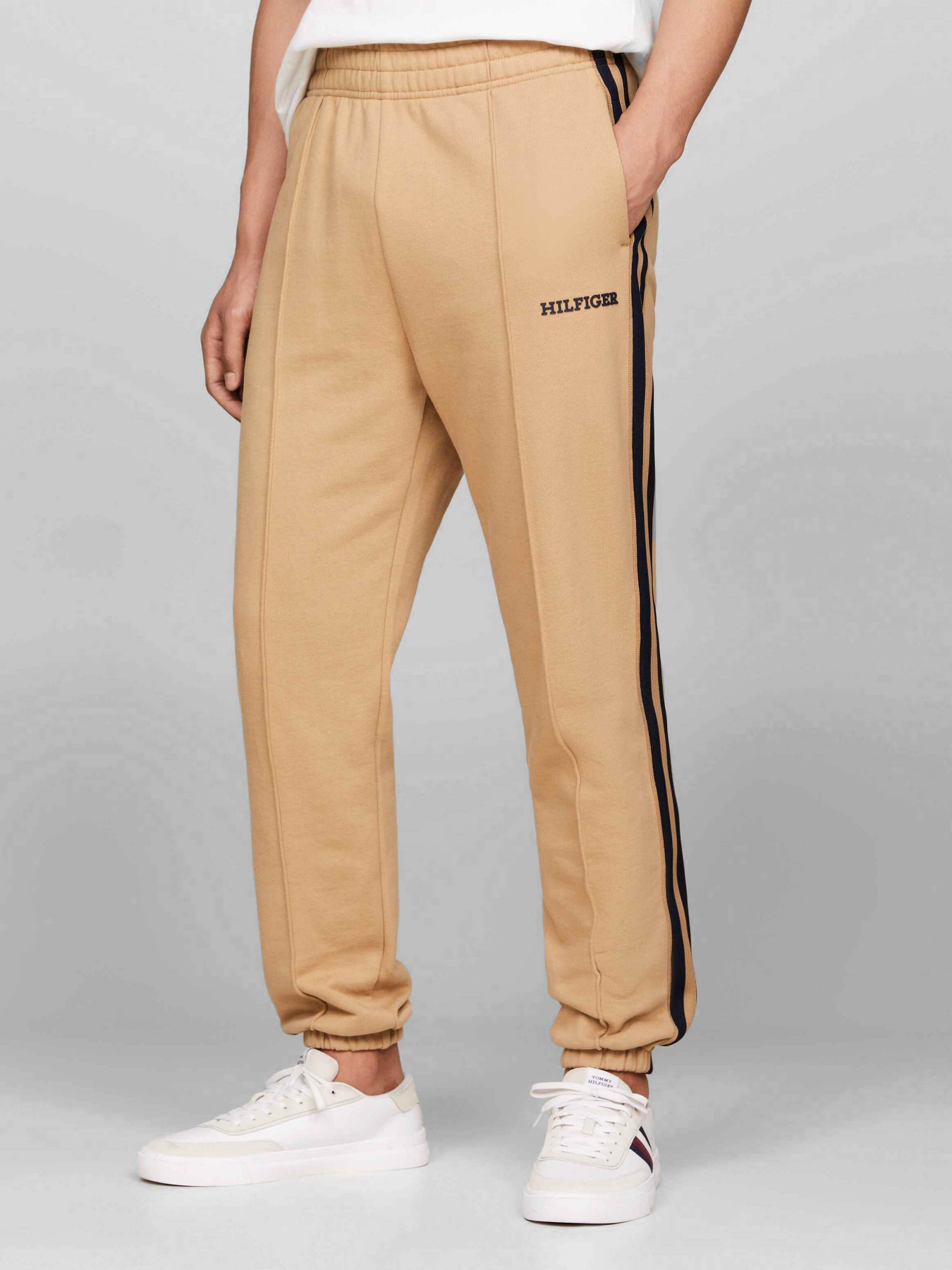 Спортивні штани Tommy Hilfiger модель MW0MW34405-RBL Фото