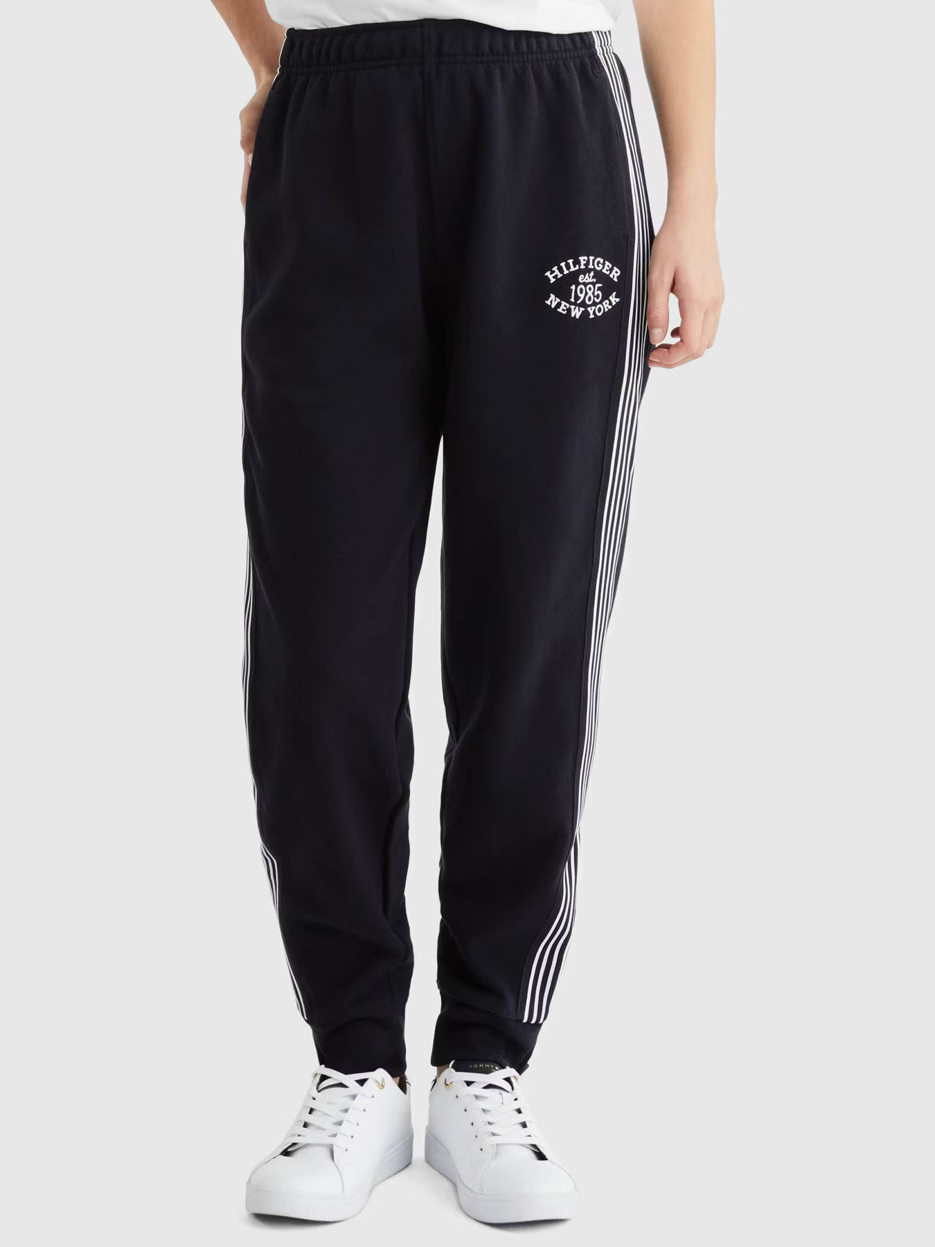 Спортивні штани Tommy Hilfiger модель WW0WW42061-DW5 Спортивні штани Tommy Hilfiger модель WW0WW42061-DW5 Фото