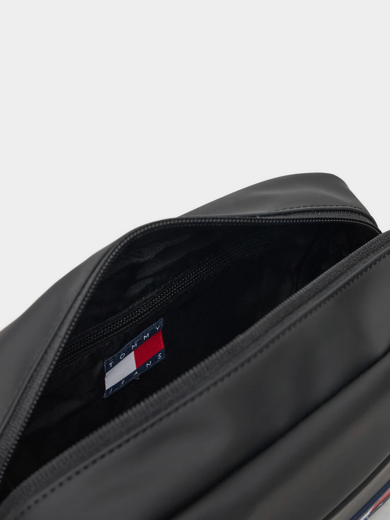 Мессенджер Tommy Hilfiger модель AM0AM12901-BDS Фото