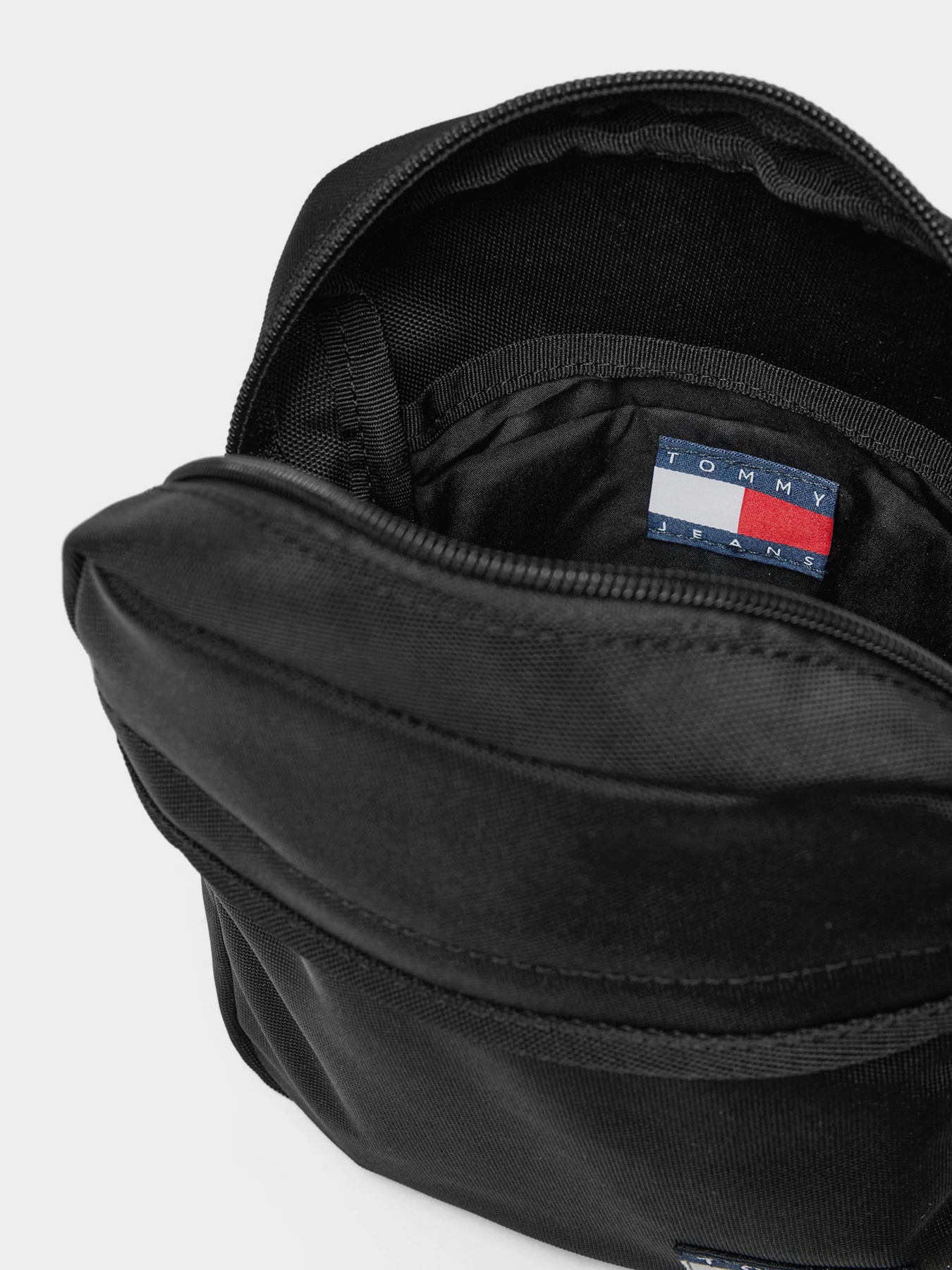 Мессенджер Tommy Hilfiger модель AM0AM12903-BDS Фото